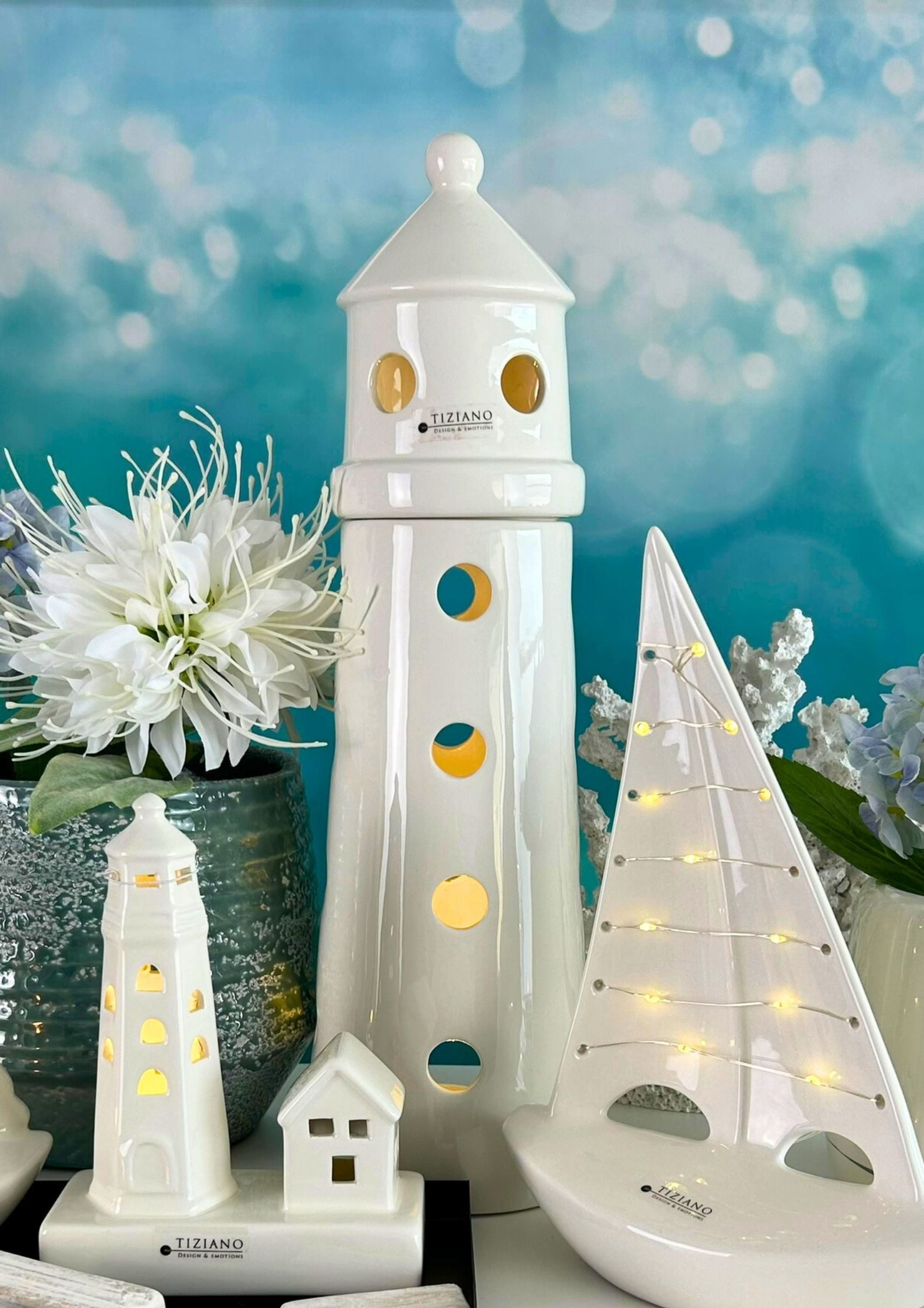 TIZIANO - DESIGN & EMOTIONS Dekofigur Dekoobjekt Deko Leuchtturm Farol LED Porzellan