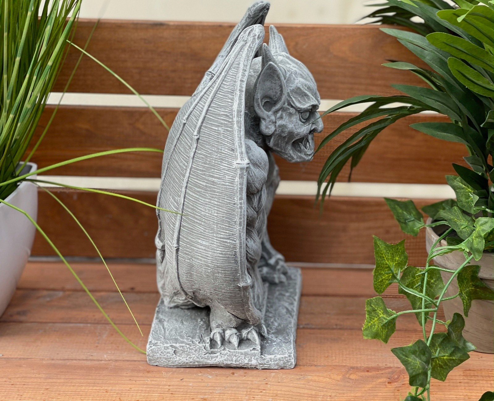 Flügeln Gargoyle mit Stone Style and Steinfigur Gartenfigur