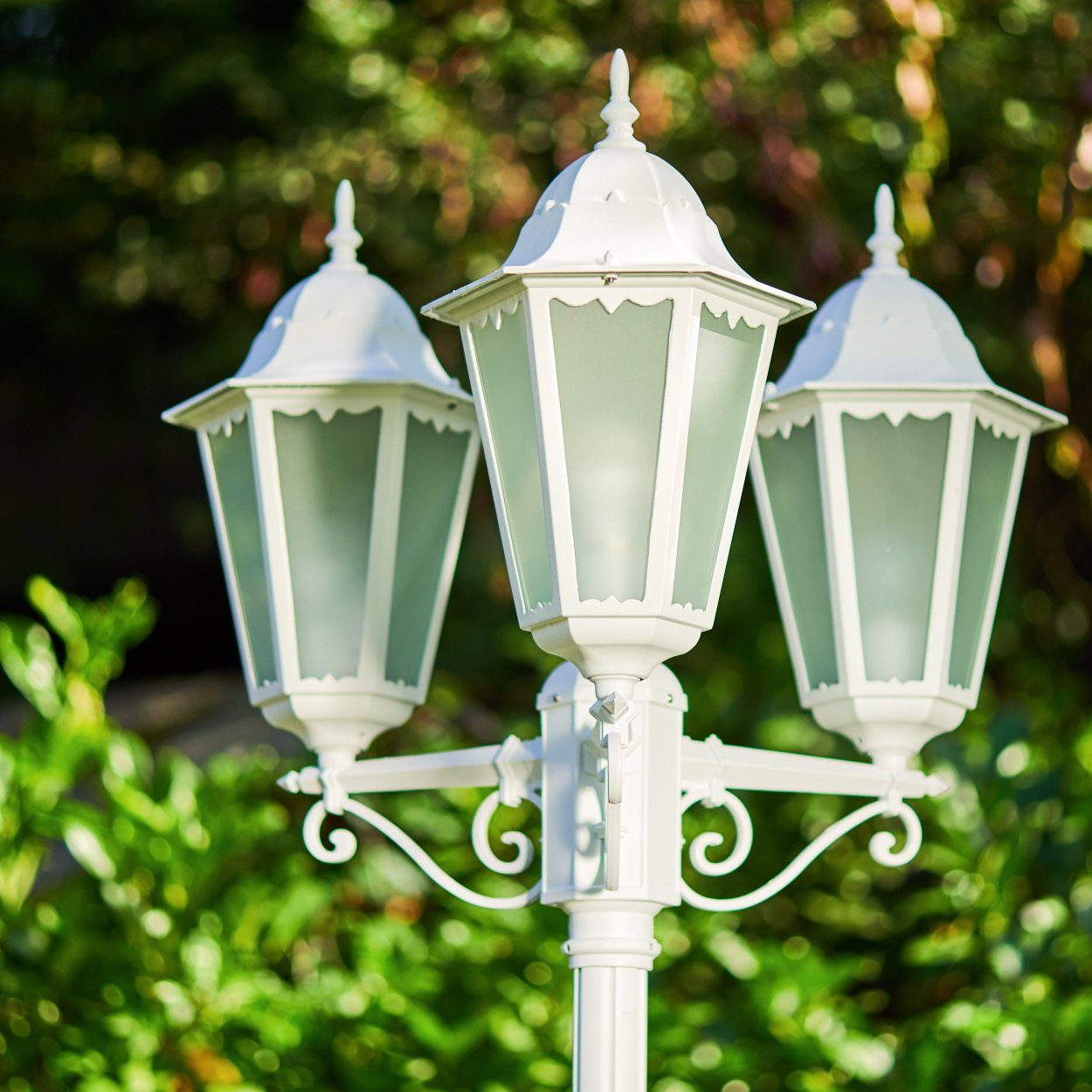 hofstein Außen-Stehlampe »Fabiano« Außenleuchte Kandelaber in antikem Look, Aluguss in Weiß, ohne Leuchtmittel, mit Milchglas-Scheiben, 3-armig, höhenverstellbar, E27, IP44