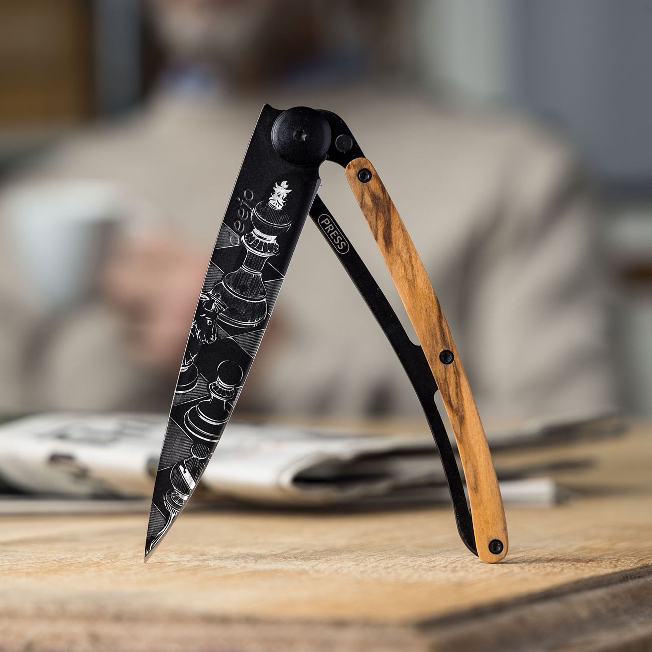 Deejo Taschenmesser 37g - Wacholderholz / Schach - Outdoormesser - Messer - Klappmesser