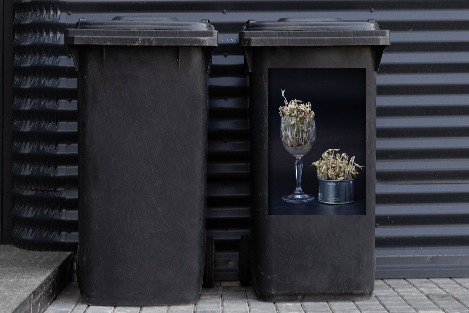 MuchoWow Wandsticker Bohnensprossen in einem (1 und St), Krug Container, Glas Mülleimer-aufkleber, Sticker, Abfalbehälter einem Mülltonne