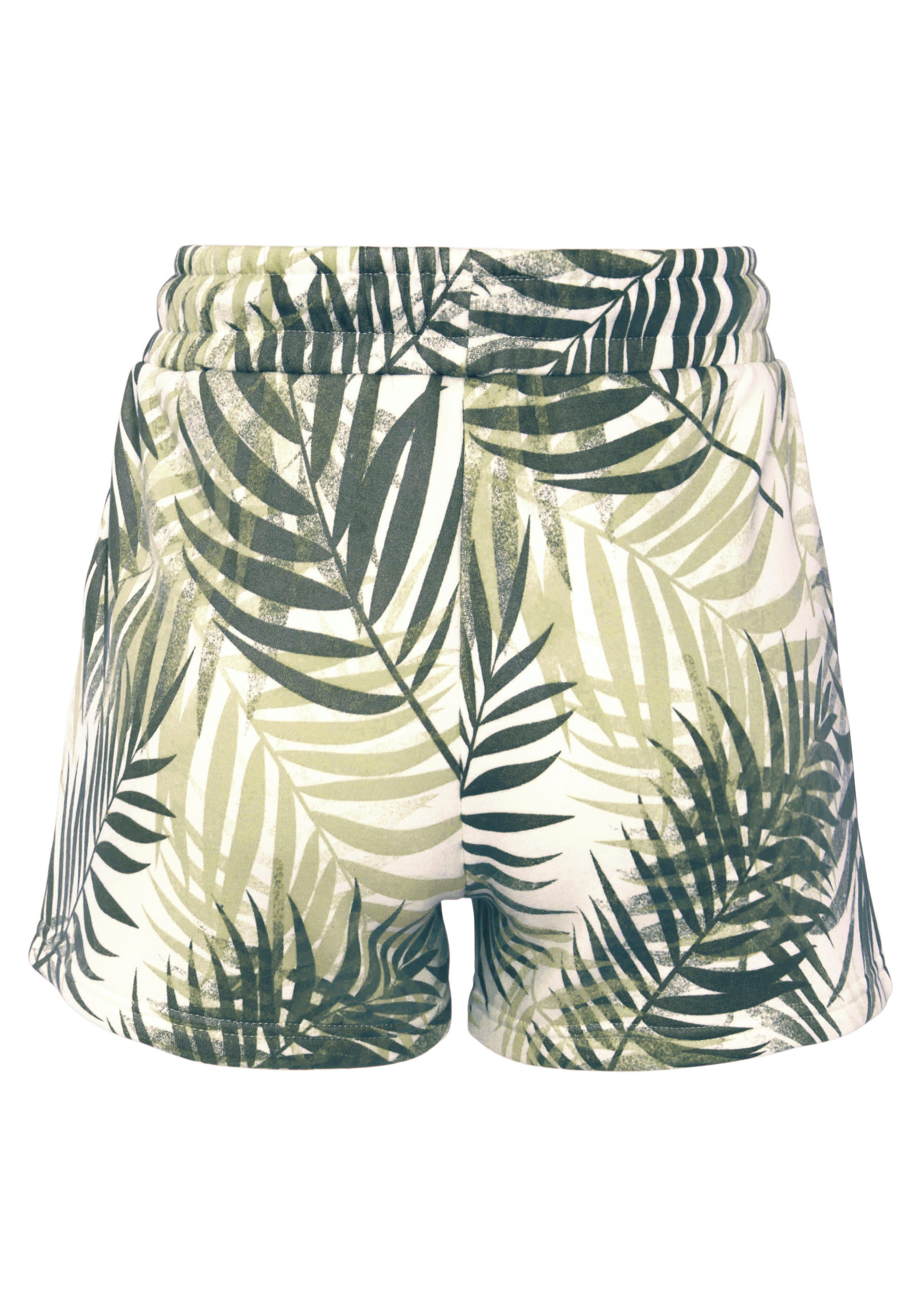 LASCANA Sweatshorts Loungeshorts im schönen Allover-Blätterdruck, Loungewear