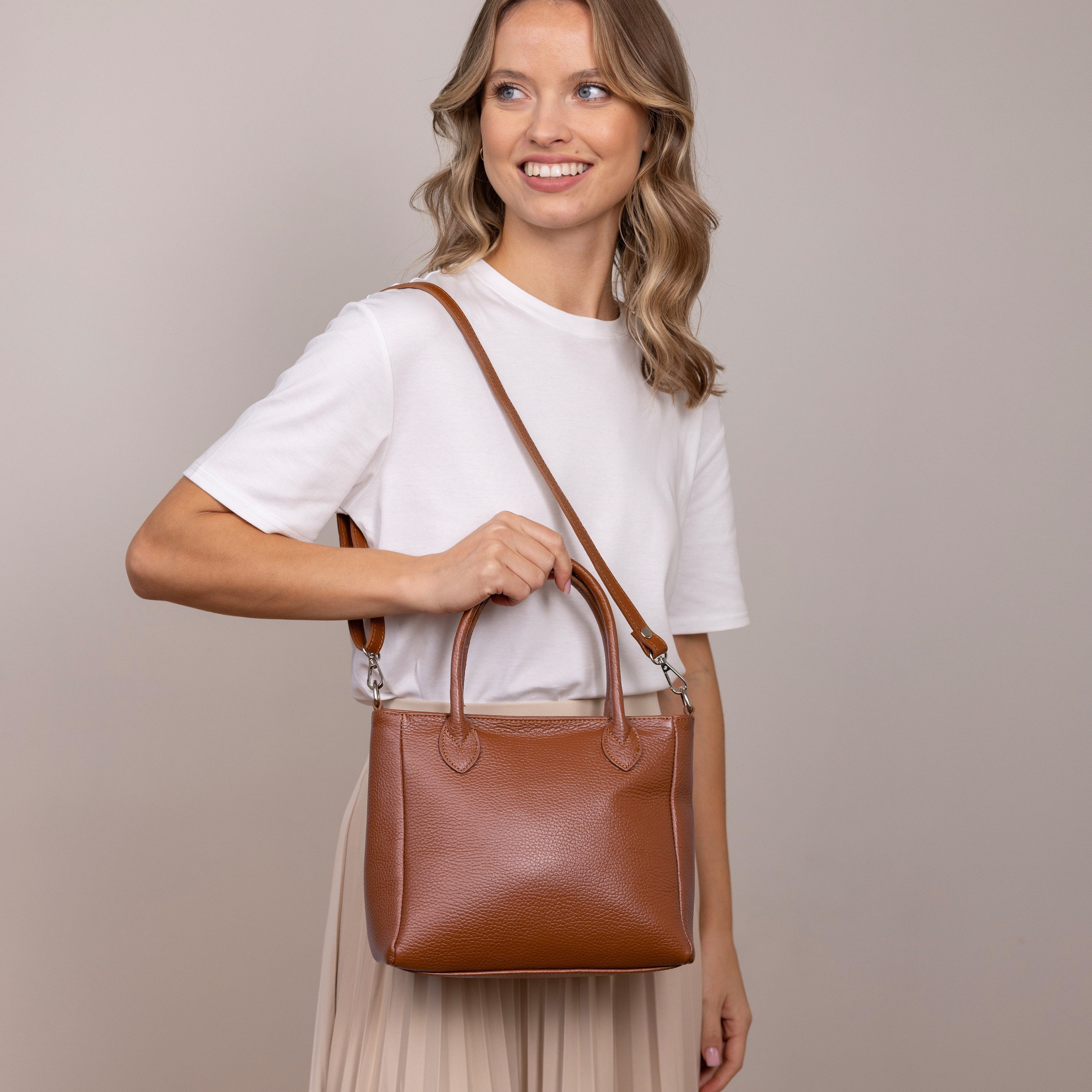 Gusti Leder Umhängetasche Gusti Leder Umhängetasche Aitana (1-tlg) günstig online kaufen