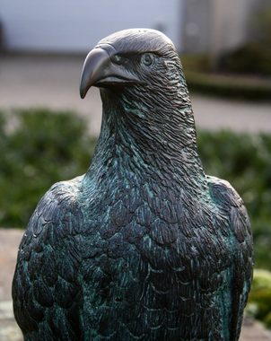 Bronzeskulpturen Skulptur Bronzefigur Adler auf Felsen