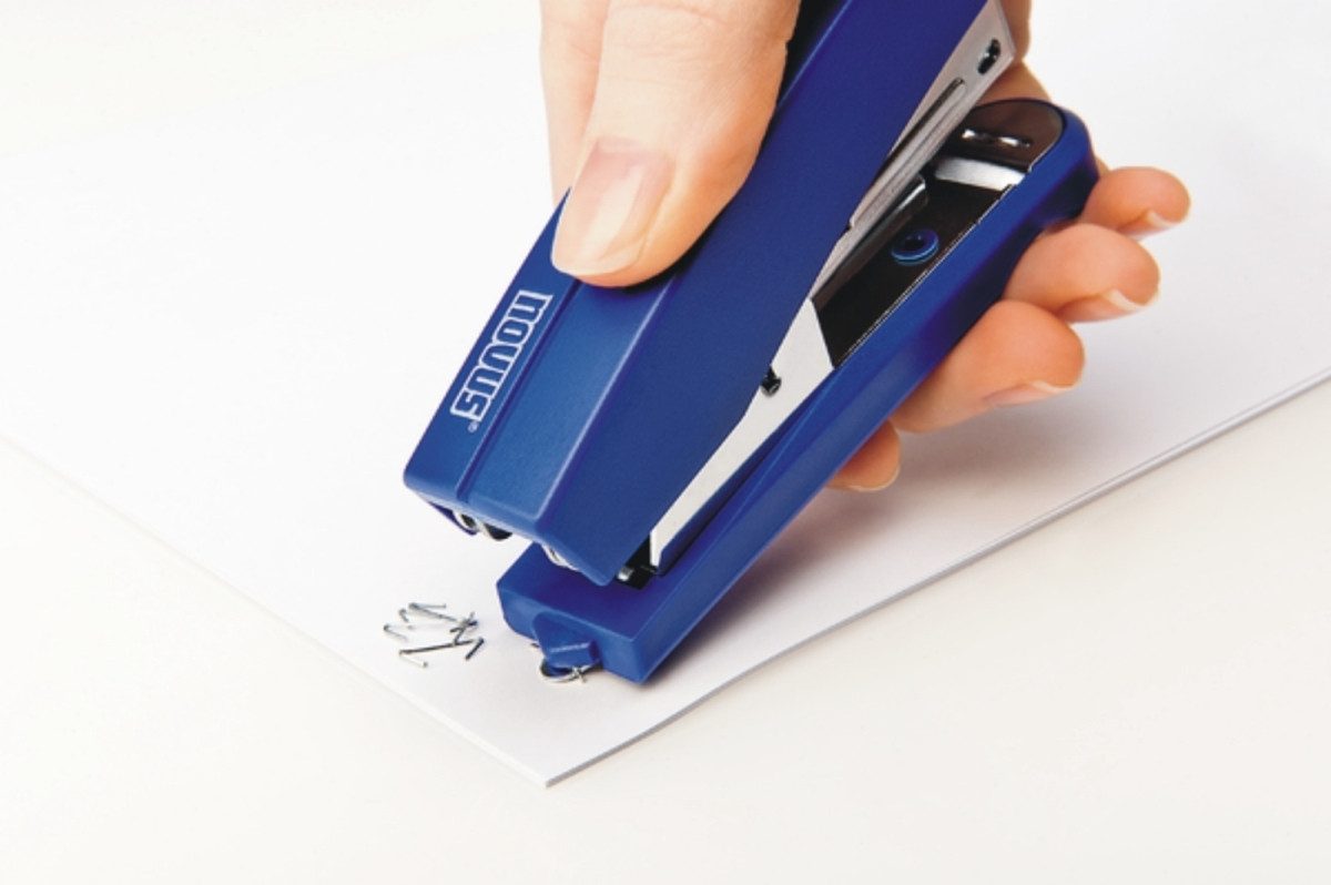 NOVUS Heftgerät Heftgerät B10 Professional 15 Blatt 38mm blau