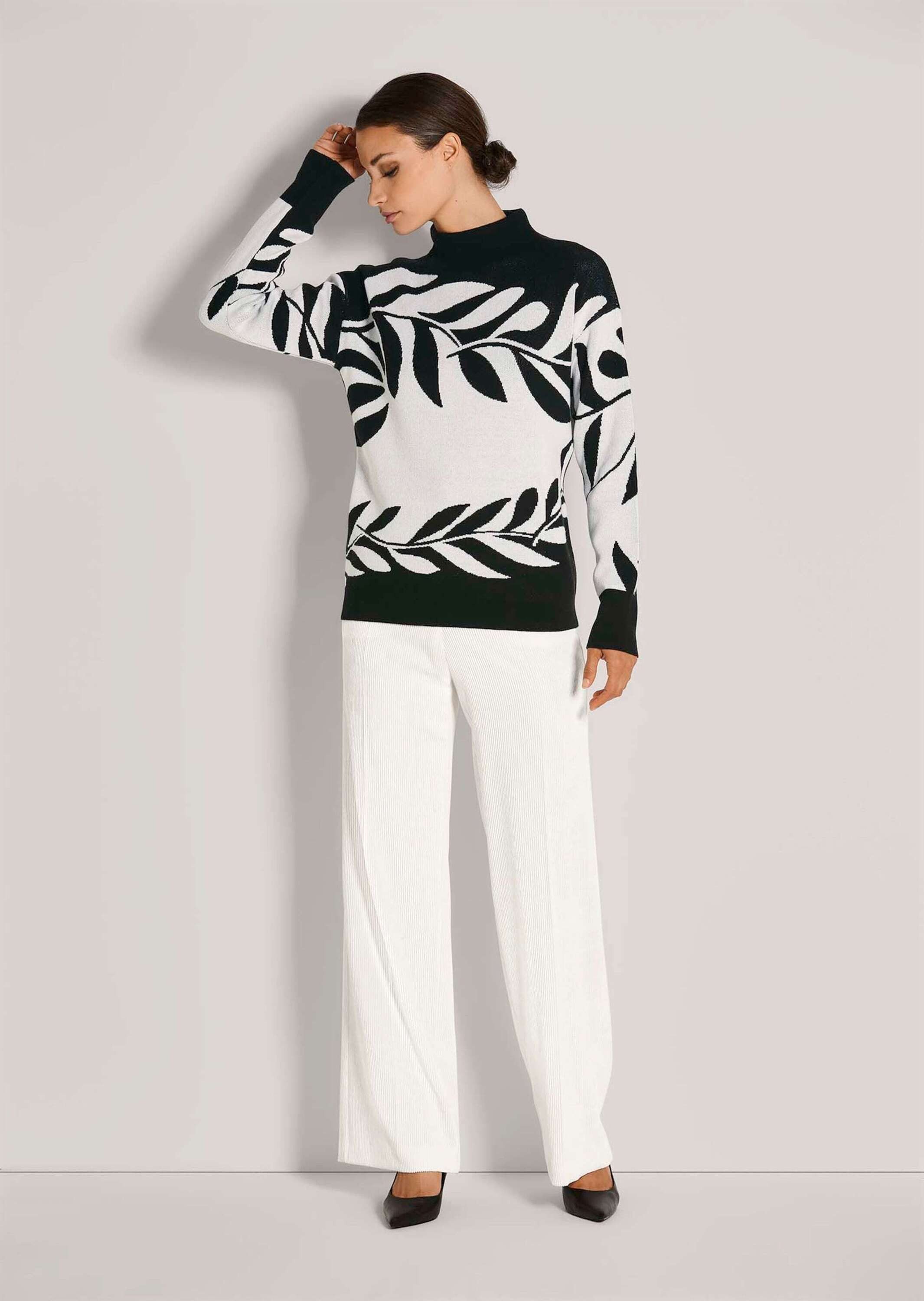 MADELEINE Strickpullover Moderner Winterpullover mit floralem Strickmuster günstig online kaufen