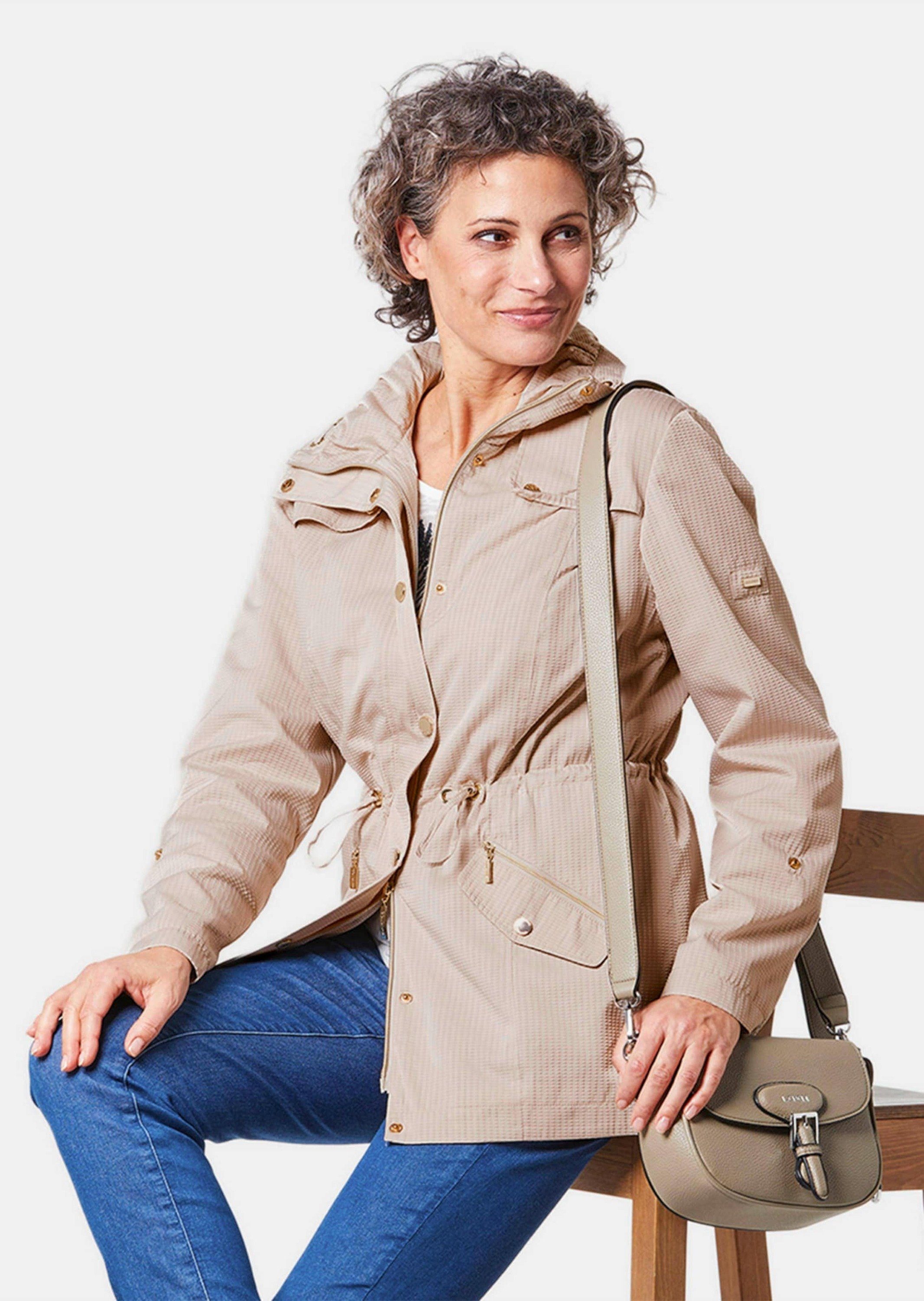 GOLDNER Allwetterjacke Longjacke mit Tunnelzug, Krempelärmeln Gemustertes Design und besonderer Kragenverlauf – Bild 4 von 5