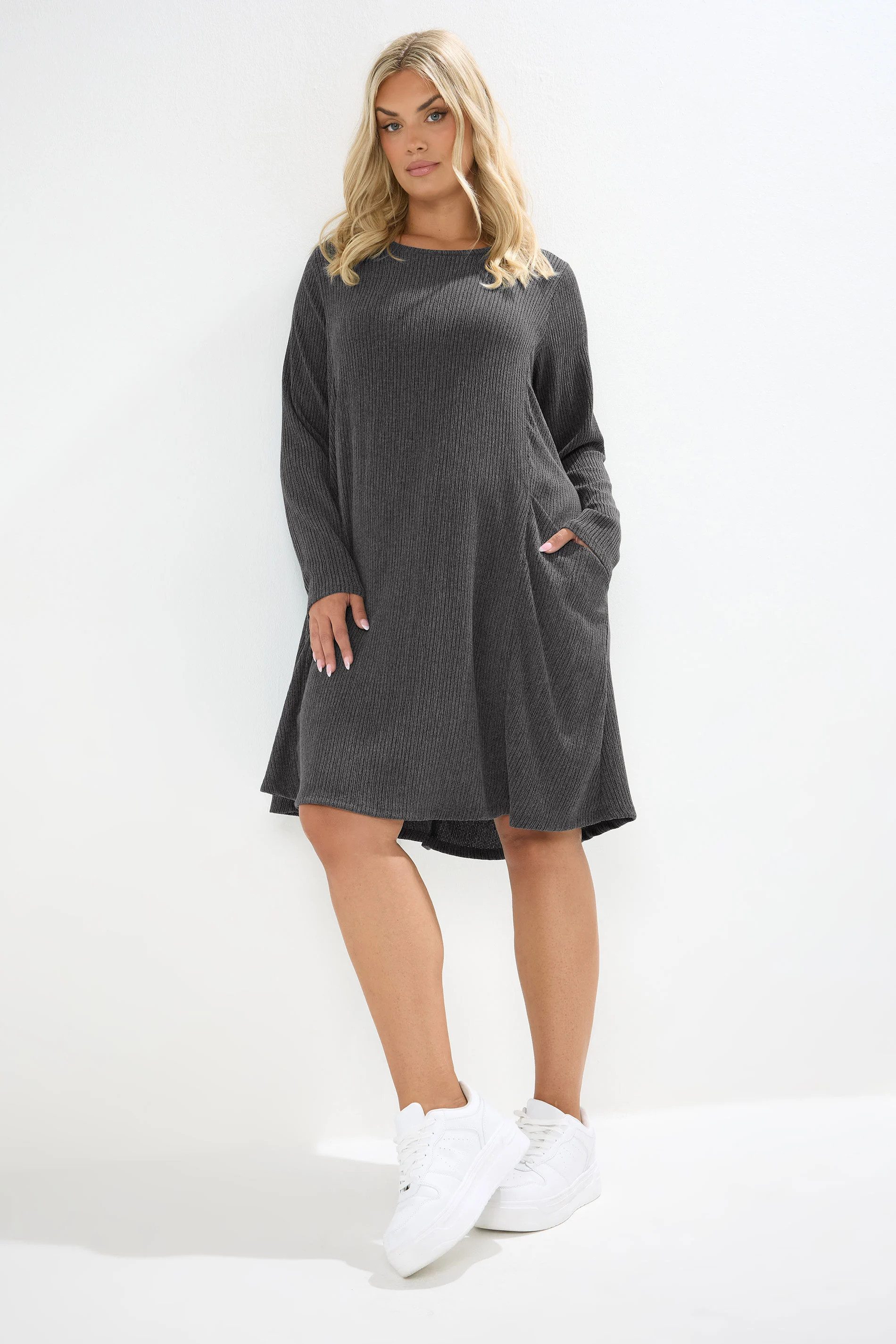 Stil Diva Minikleid Cordkleid in Übergröße mit langen Ärmeln, Rundhalsaussc günstig online kaufen