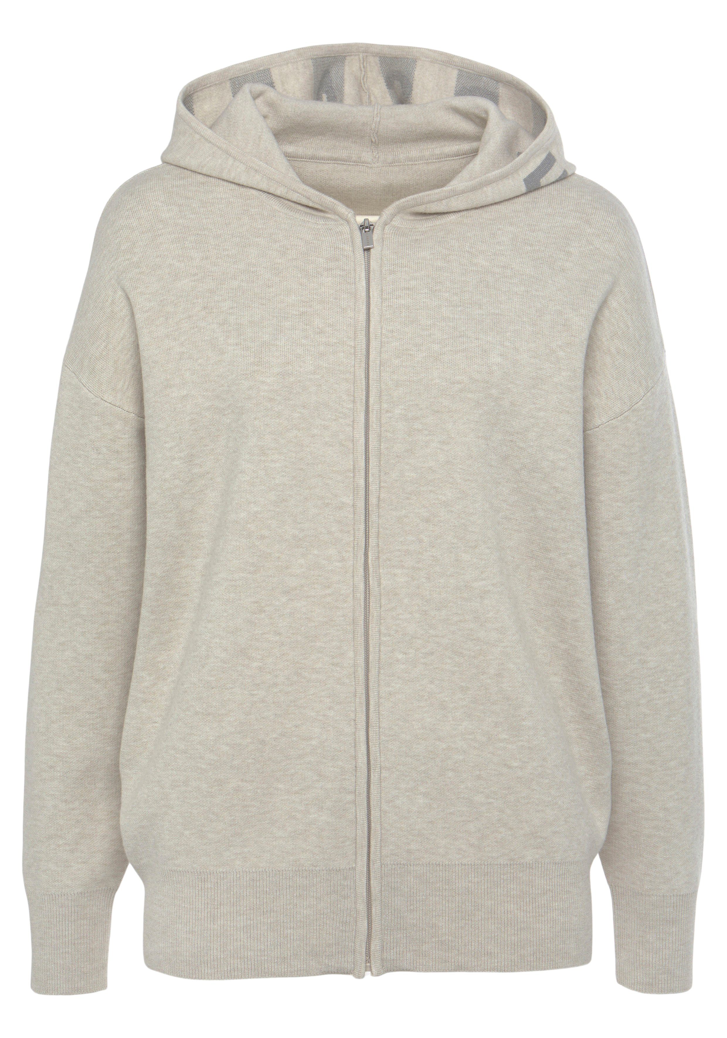 Elbsand Strickjacke aus hochwertigen Strick und eingestricktem Logo, Loungewear – Bild 2 von 5