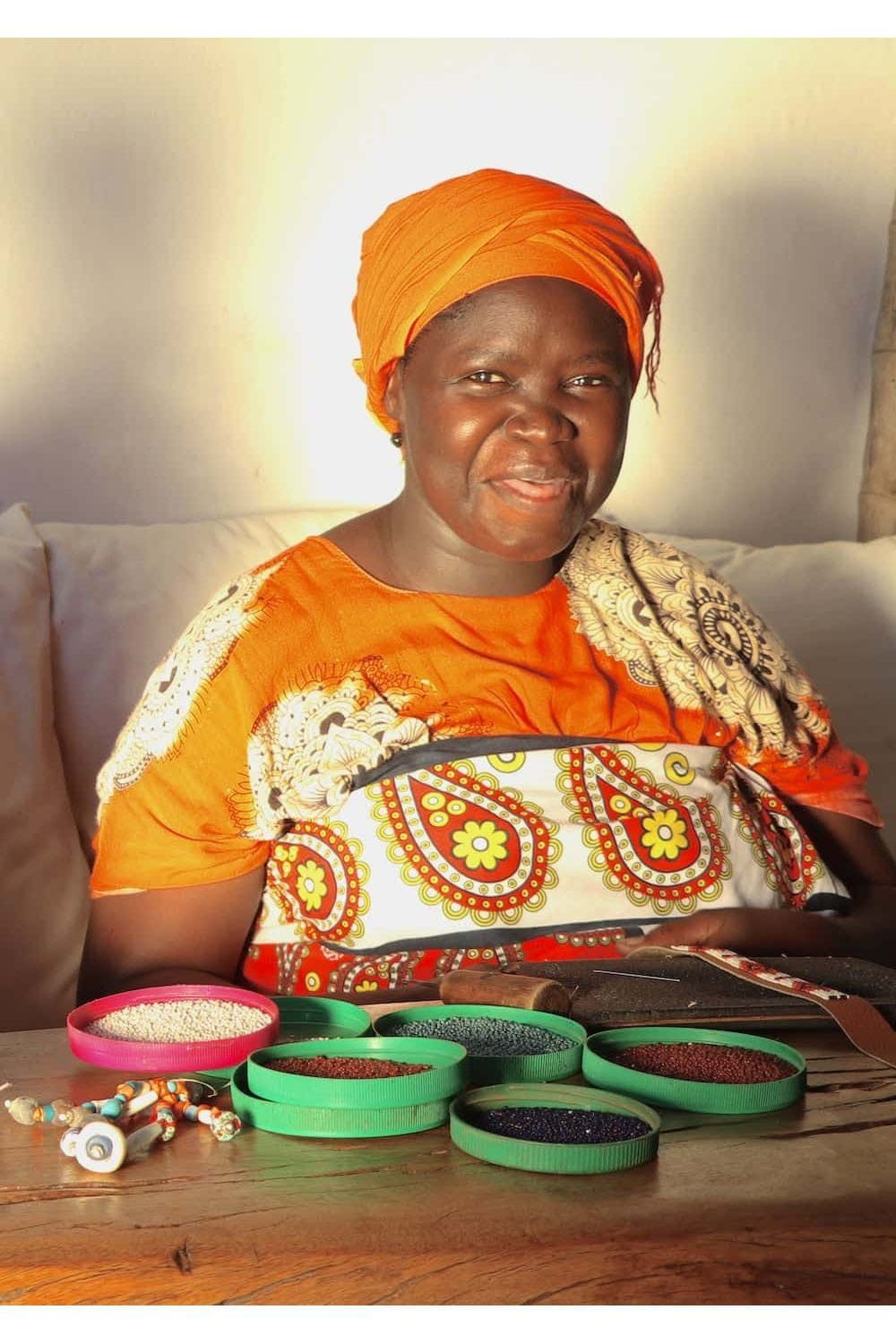 Zinj Design Ledergürtel Massai - Cameroun - Unisex Handgefertigt in Kenia · Leder/Glas/Messing · Unikat – Bild 4 von 5