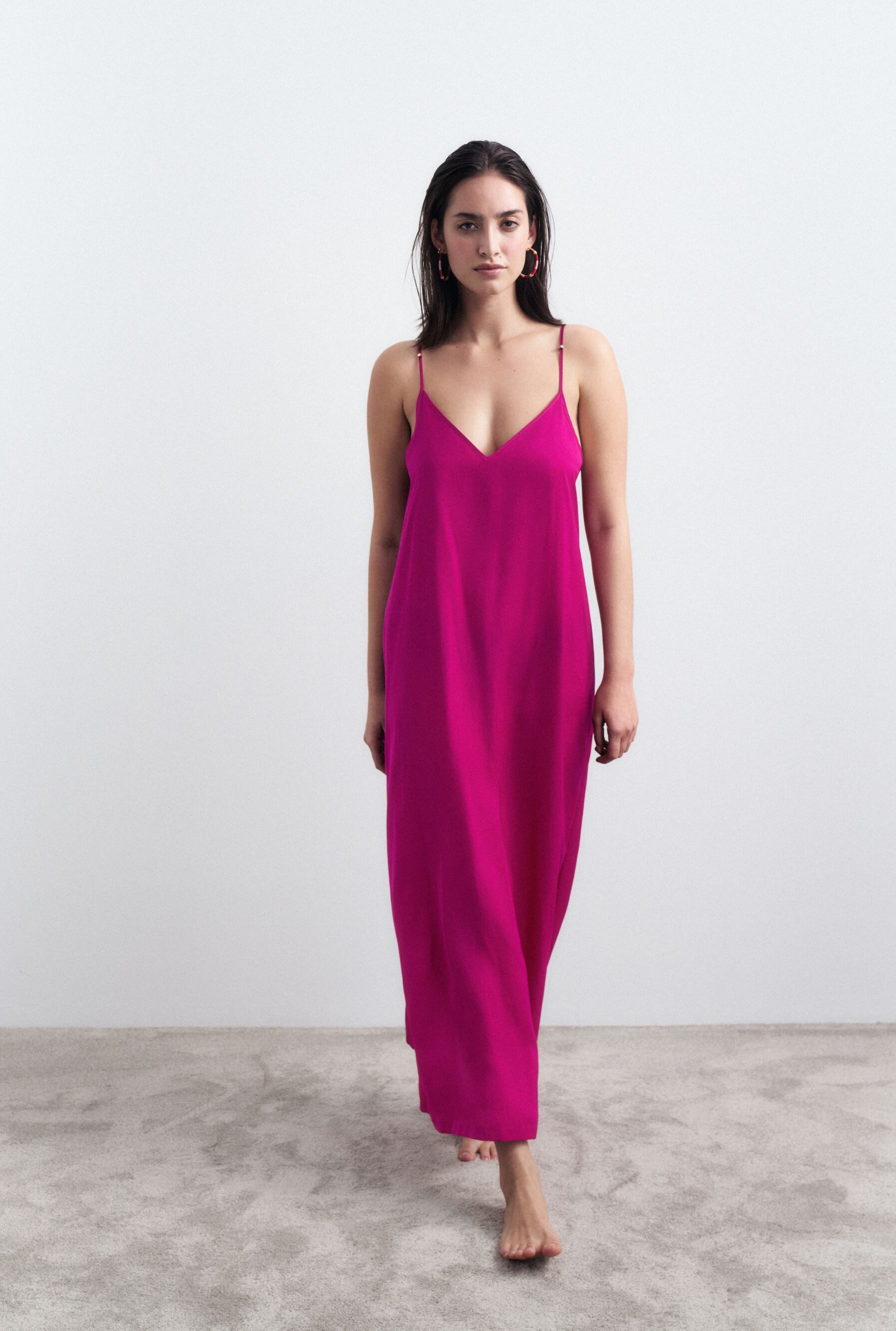 Triumph Sommerkleid Summer Satin Dress tiefer V-Ausschnitt, schmale Träger