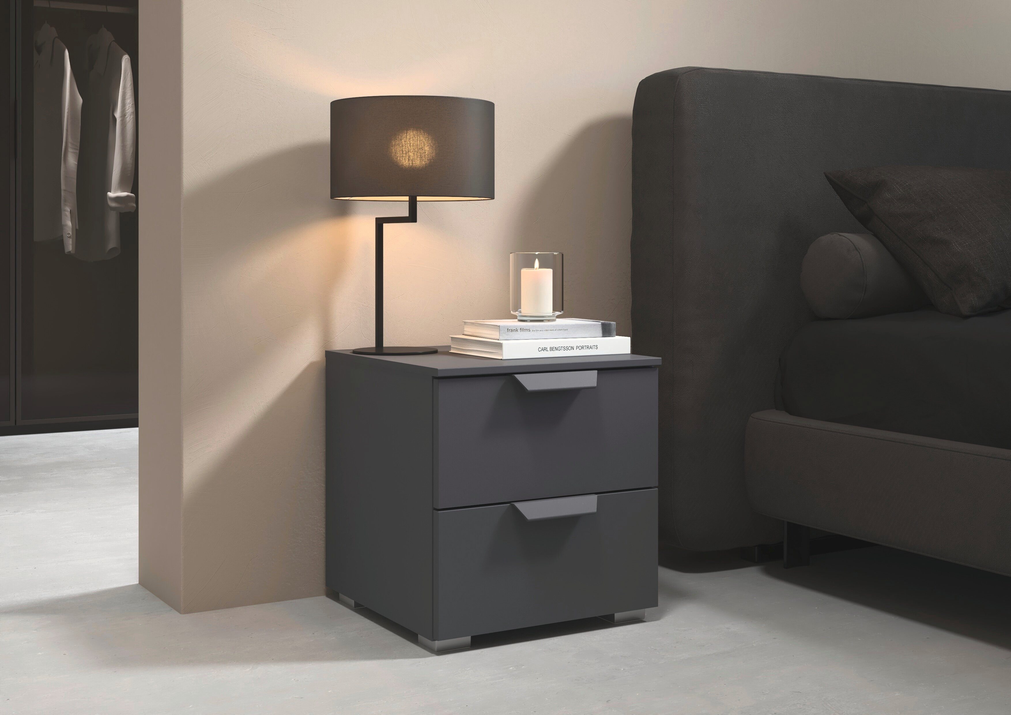 rauch Nachtkommode Nachttisch Nachtkonsole COSTA mit farblich passenden Metallgriffen (in 2 Griff-Farben, Breite 40 cm), zwei geräumige Schubladen MADE IN GERMA – Bild 2 von 5