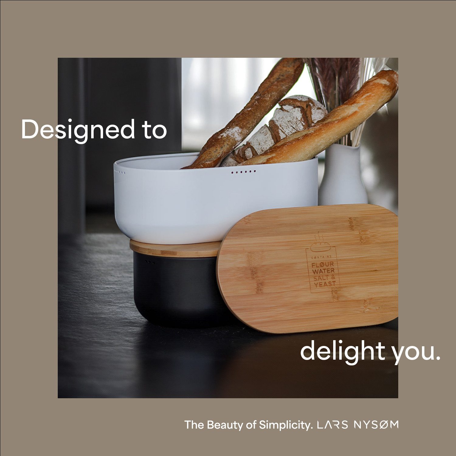 LARS NYSØM Brotkasten Ægte, (1-tlg), Brotkasten mit Schneidebrett-Deckel aus Bambus