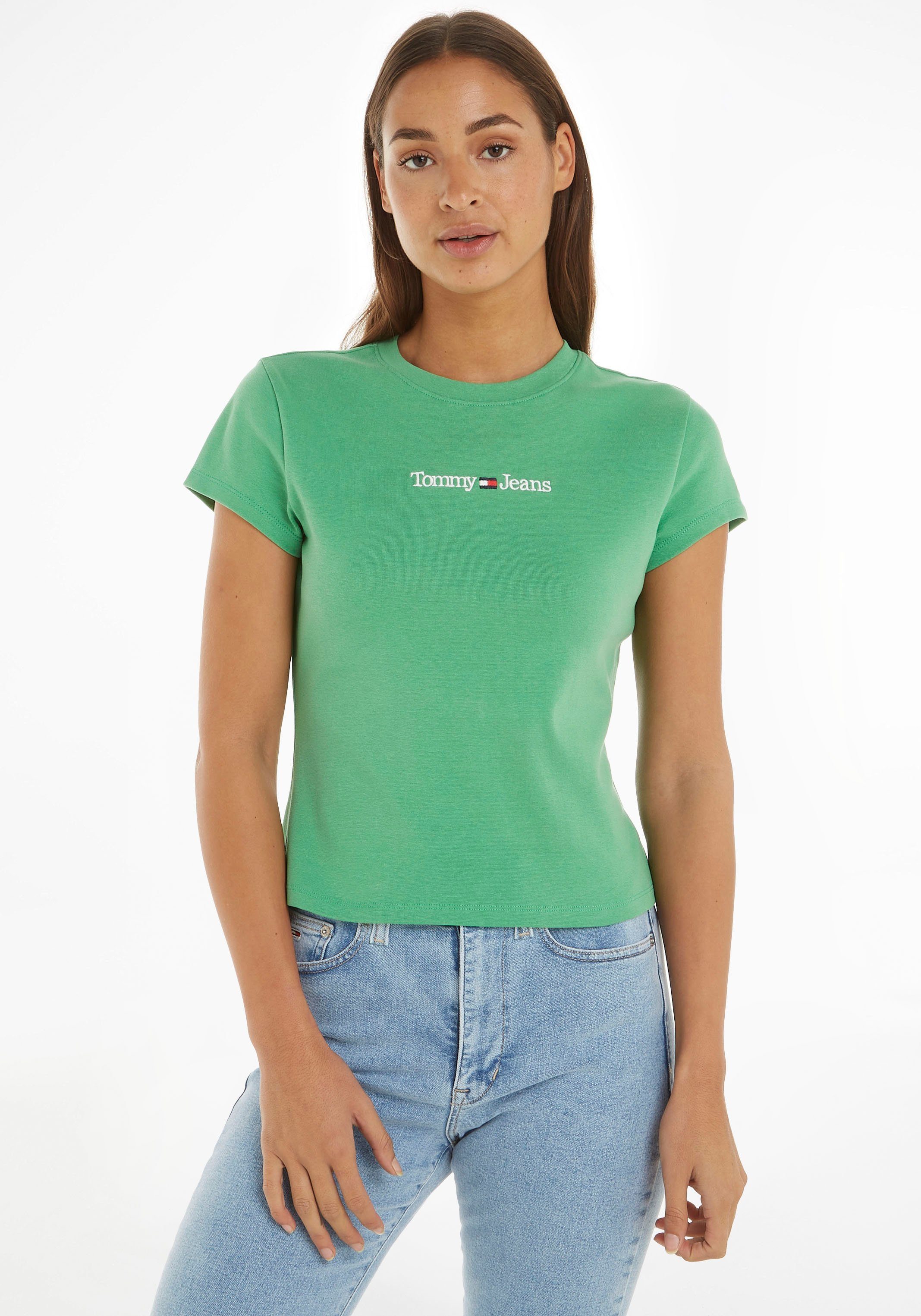 Tommy Jeans Kurzarmshirt TJW BABY SERIF LINEAR SS mit dezenten Tommy Jeans Stickereien Coastal Green | T-Shirts