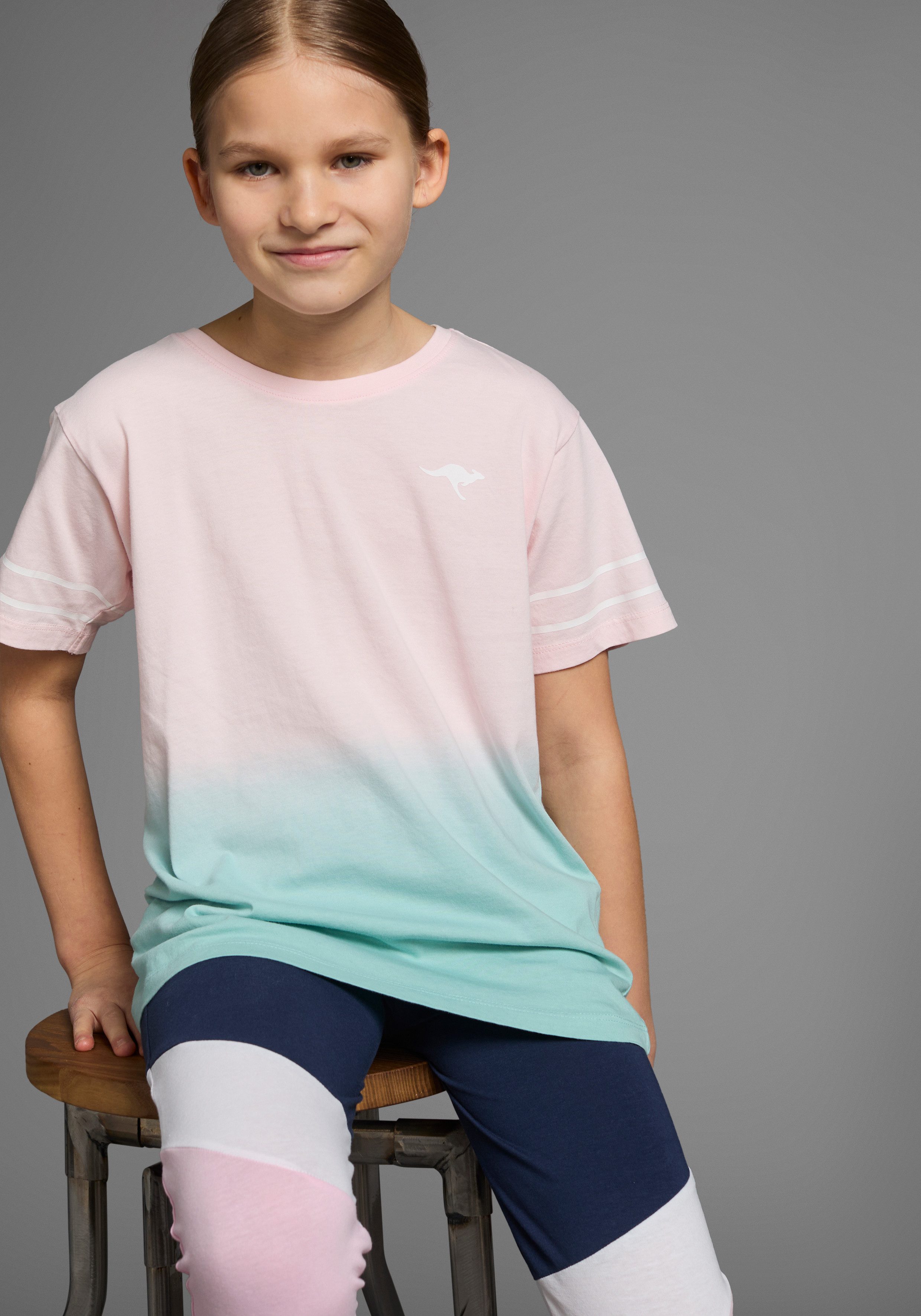 KangaROOS T-Shirt Kangaroos mit trendigem Farbverlauf kurzärmelig, bequeme Passform, mit Logodruck, Rundhalsausschnitt – Bild 2 von 5