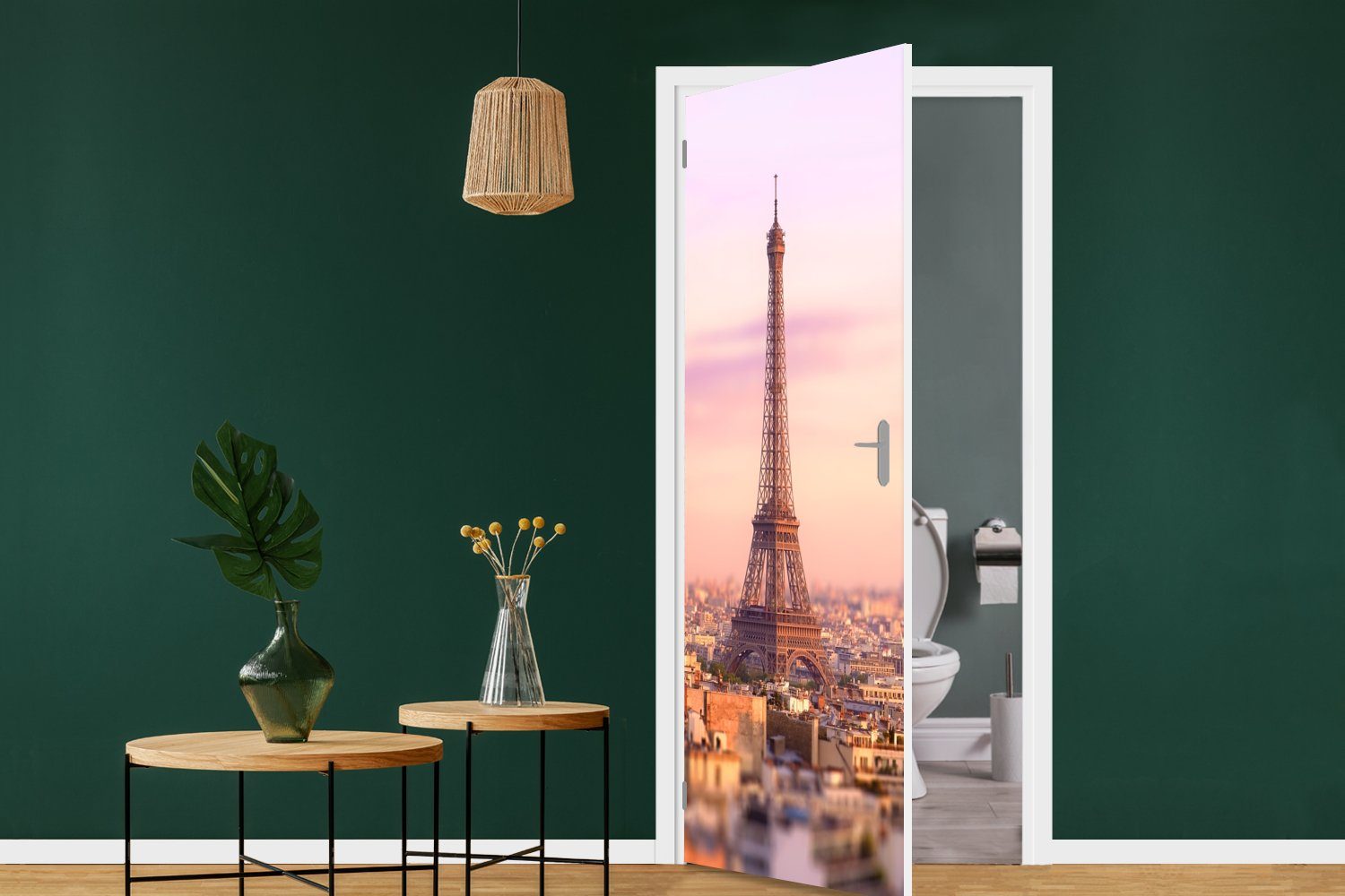 für darüber 75x205 cm dem bedruckt, Paris Türtapete St), mit Blick Fototapete Tür, Matt, Türaufkleber, MuchoWow aufragenden Eiffelturm, über (1