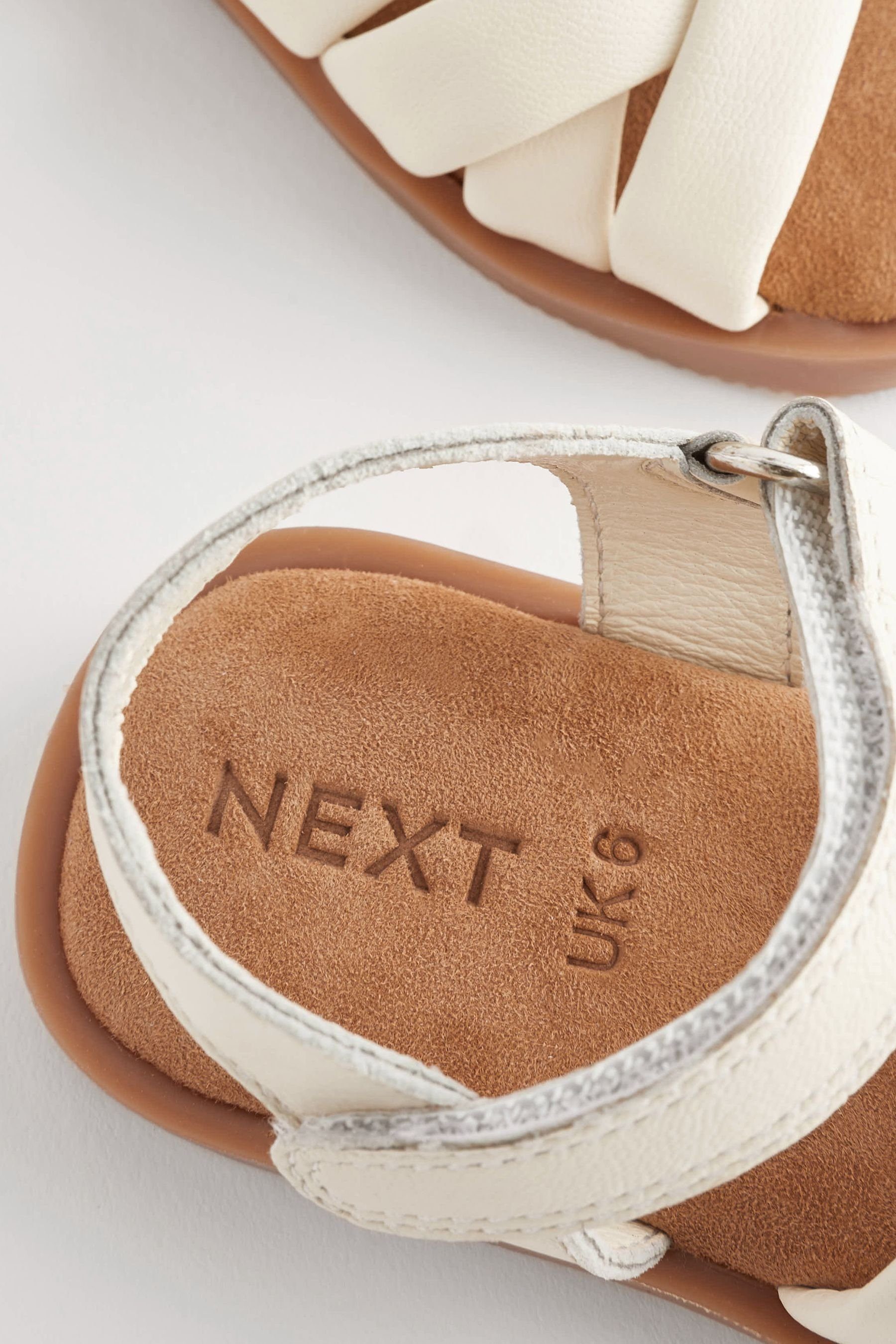 Sandale Ledersandalen (1-tlg) Next White Webdesign im