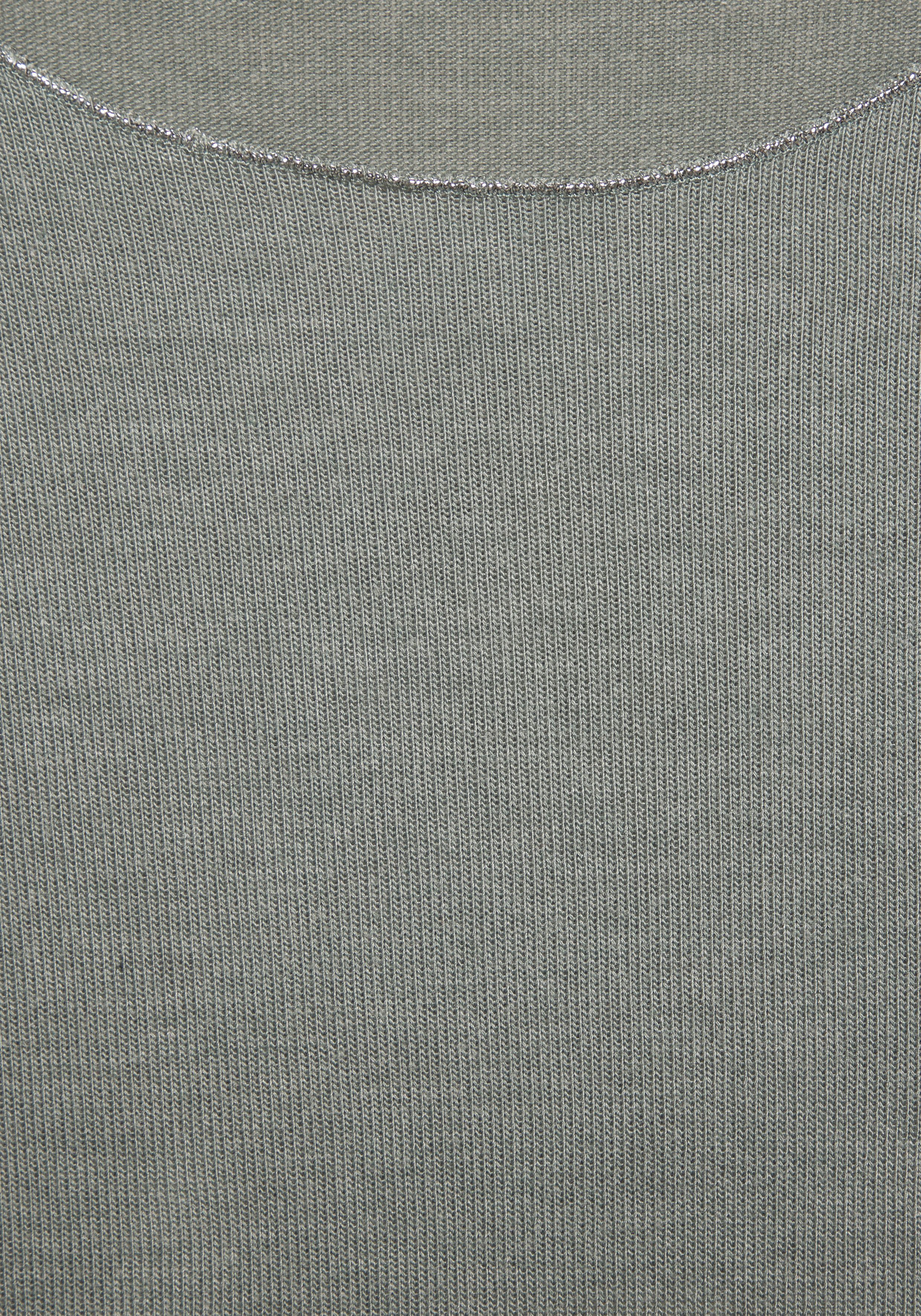 LASCANA Rundhalsshirt mit feiner Glitzereinfassung aus Viskose-Feinstrick – Bild 5 von 5