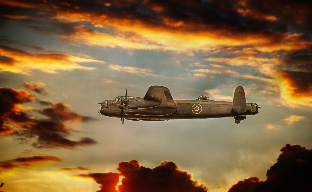 Papermoon Fototapete Lancaster Bomber