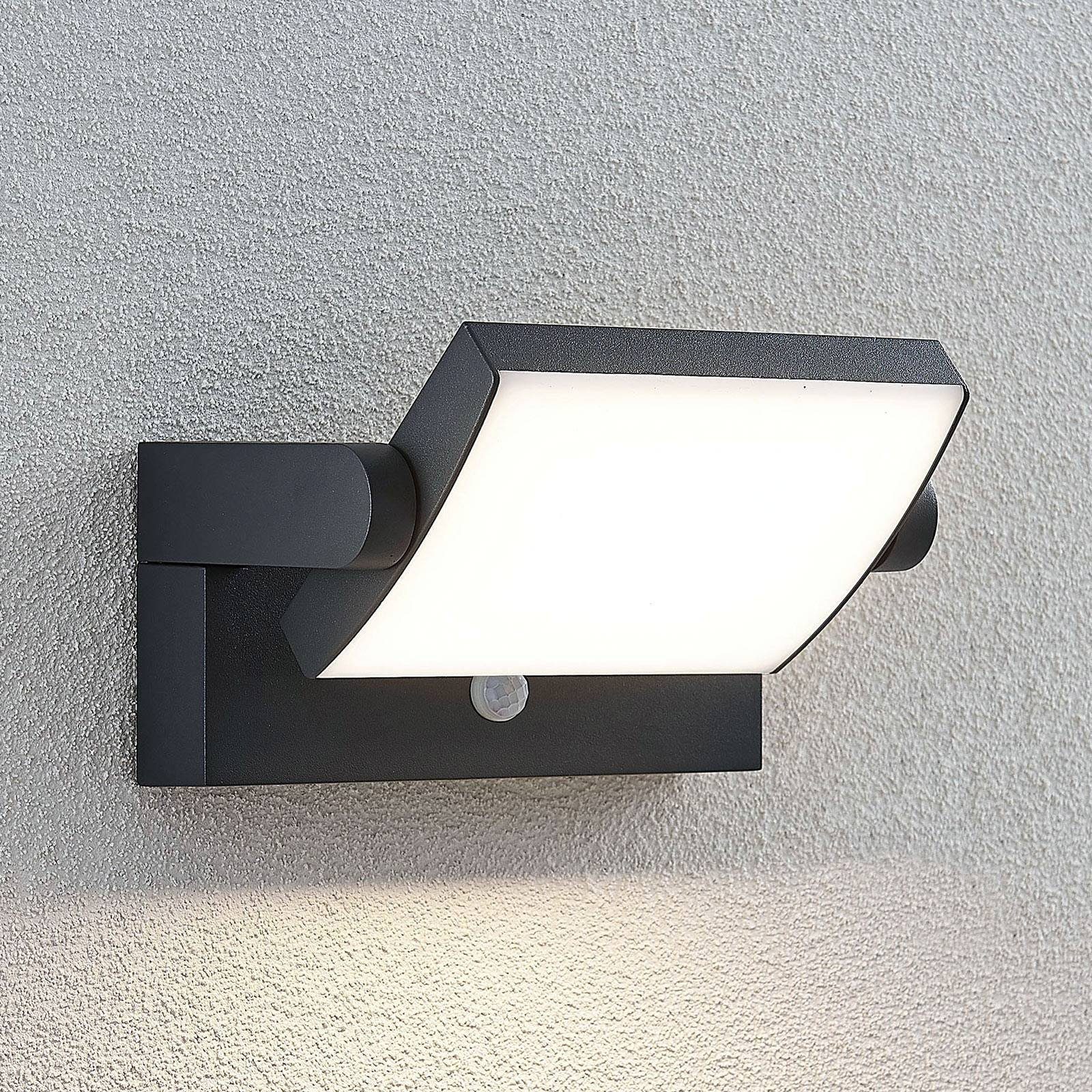 Lindby Außen-Wandleuchte Sherin, 1 x 10,8 W LED, warmweiß