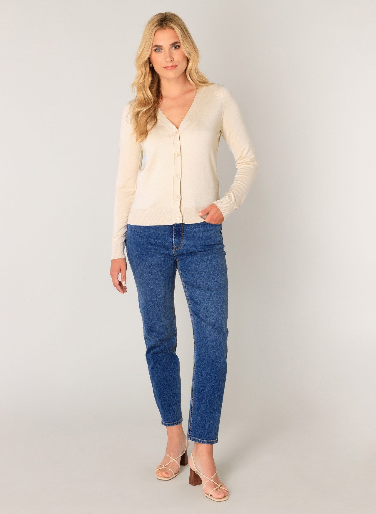 Base Level Strickjacke Yvon mit V-Ausschnitt