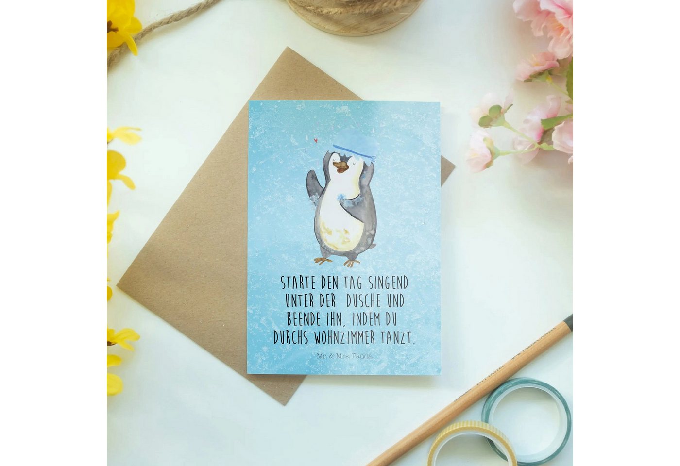 Thumbnail - Mr. & Mrs. Panda Grußkarte Pinguin Duschen - Eisblau - Geschenk, Geburtstagskarte, Hochzeitskart, Edler Umschlag