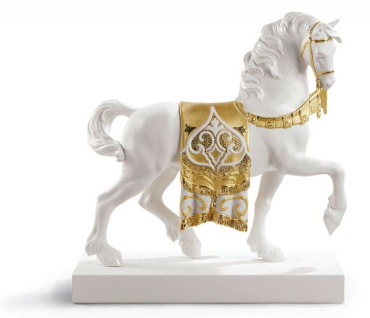 Casa Padrino Dekofigur Casa Padrino Luxus Porzellan Königliches Ross Weiß / Gold 40 x H. 42 cm - Handgefertigtes Luxus Deko Pferd | Dekofiguren