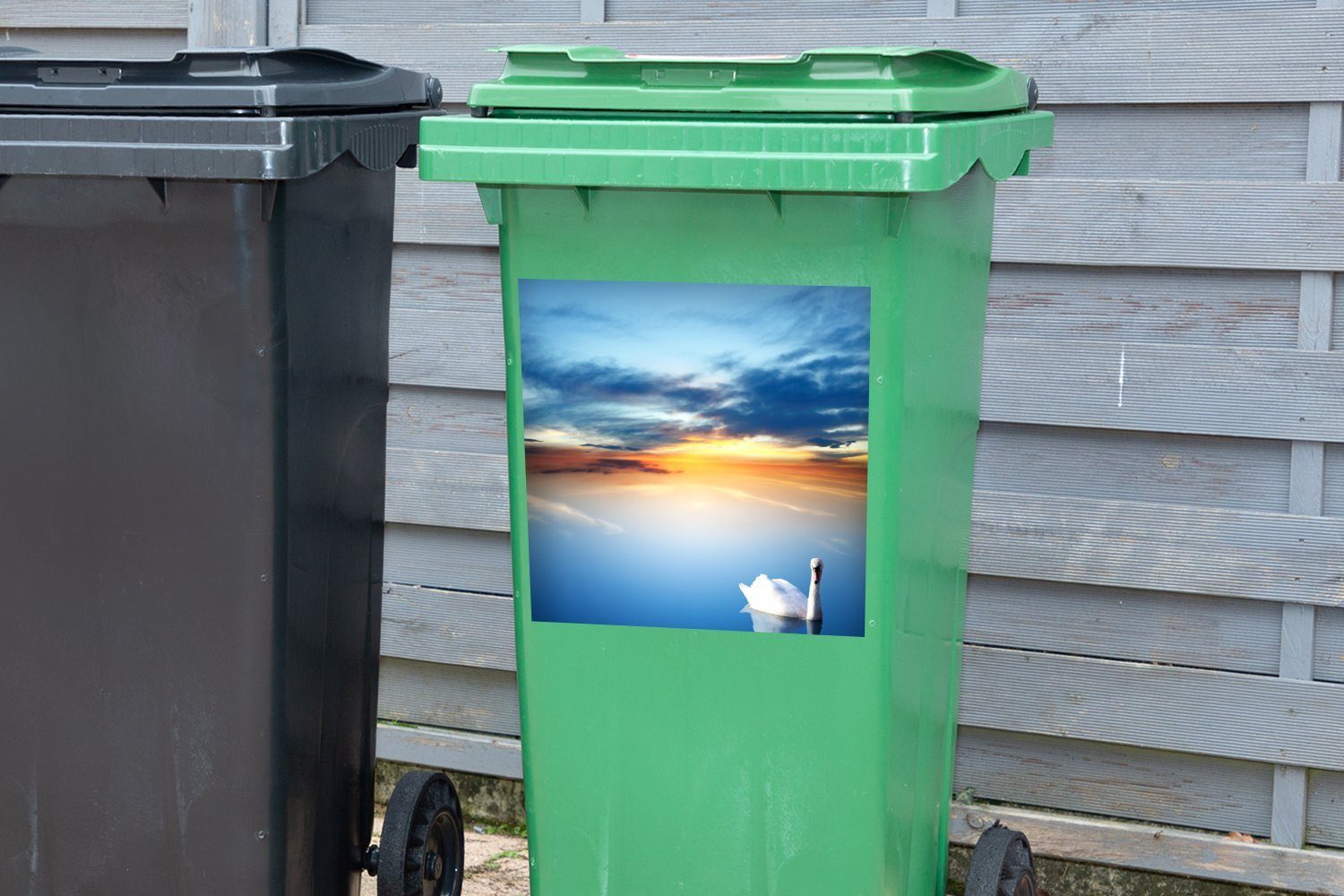 Mülleimer-aufkleber, (1 - St), MuchoWow Mülltonne, Natur Container, - Schwan Sonnenuntergang Abfalbehälter Sticker, Wandsticker