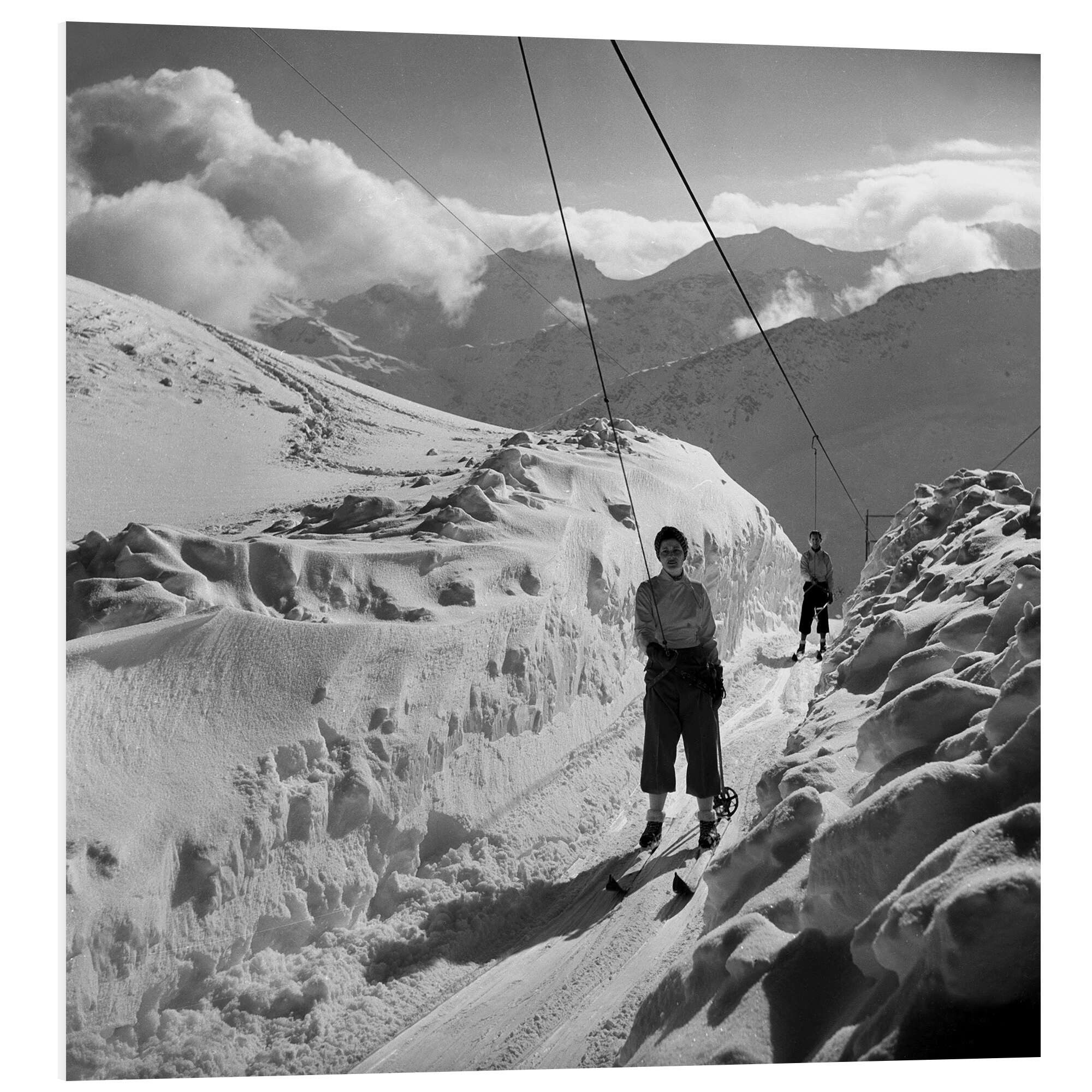 Posterlounge Wandbild Skifahrer am Lift, Vintage Ski Collection, erhältlich als Poster, Leinwandbild, Wandsticker oder Acrylglasbild