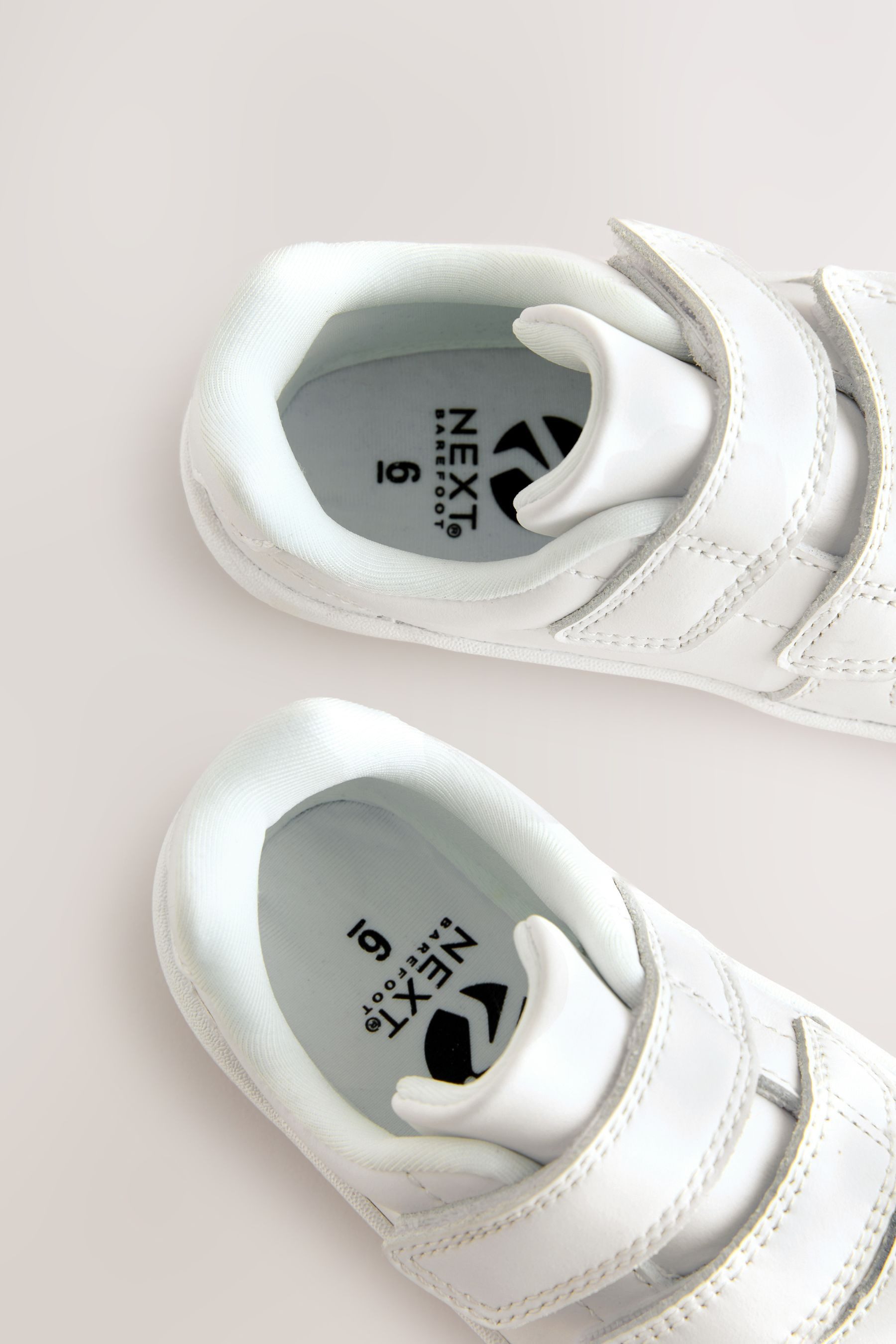 Next Barfuß-Sneaker aus Leder mit Klettverschluss Klettschuh (1-tlg)