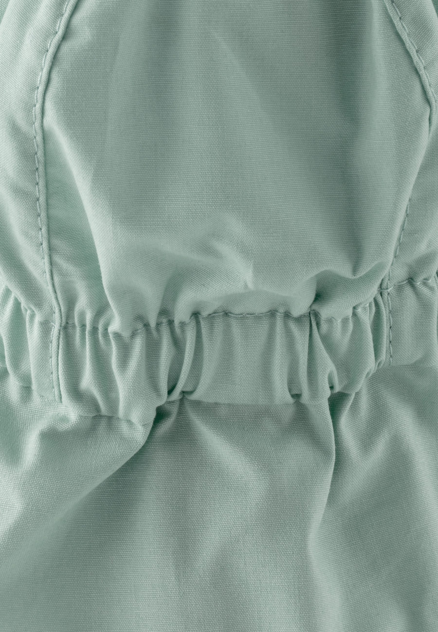 Sterntaler® Schirmmütze 50+ Schirmmütze mit Nackenschutz uni (1-St) Mütze mit Nackenschutz aus UV-Popeline (Bio) unifarben