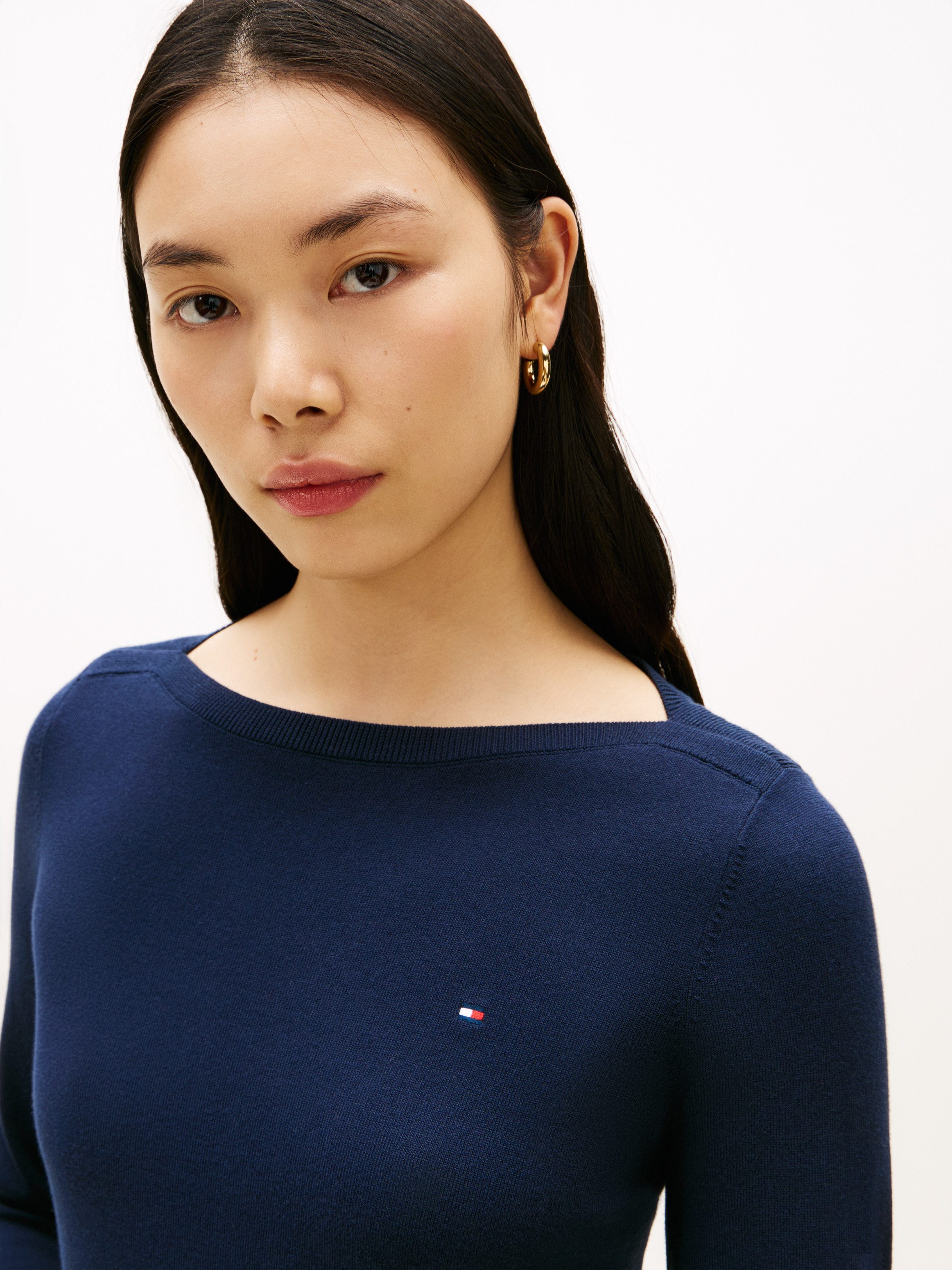 Tommy Hilfiger Strickpullover CO JERSEY STITCH BOAT-NECK SWEATER mit Tommy Hilfiger Logo-Flag am Ärmel, Regular Fit