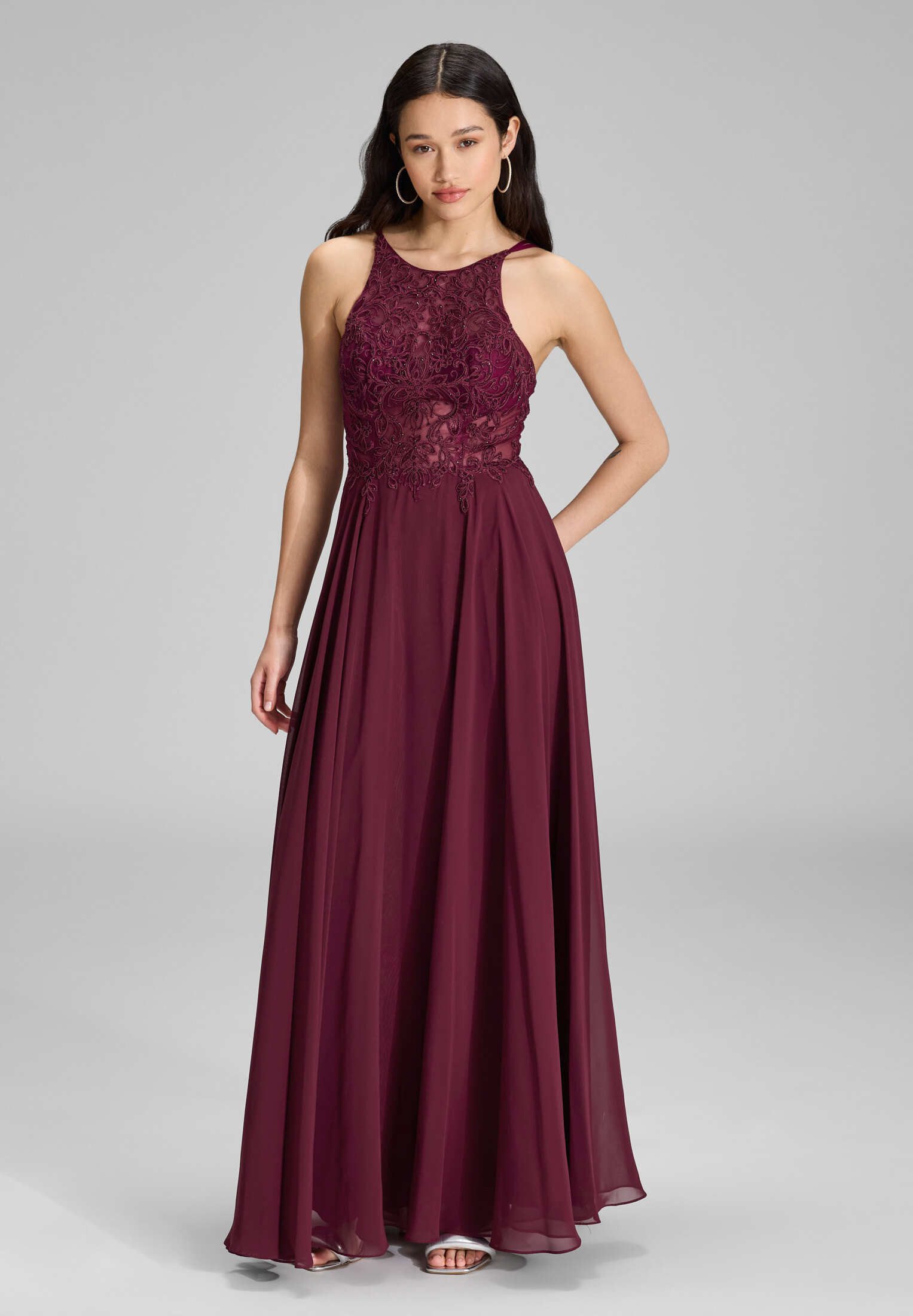 Hey Kyla Abendkleid - Abendkleid mit Stickerei und Chiffonrock Taillierter Schnitt mit fließendem Rockteil