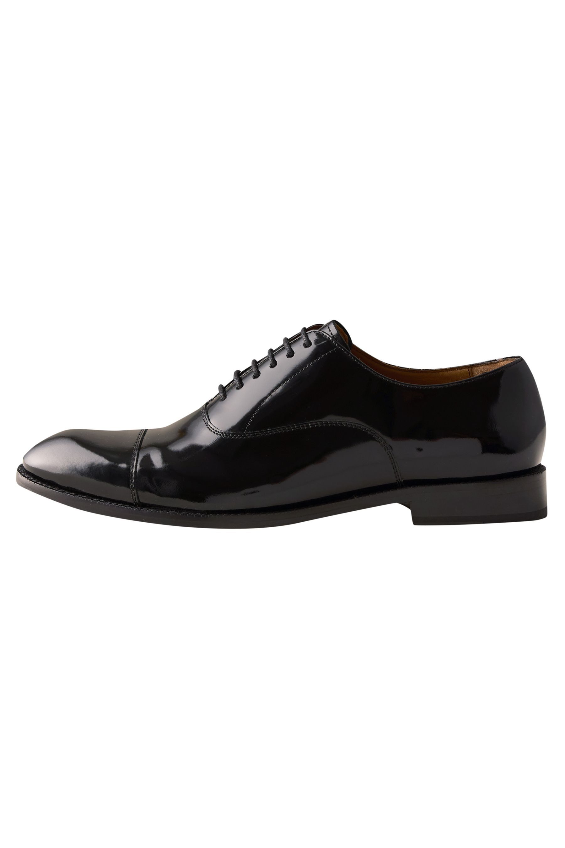 Next Oxfordschuh aus Lackleder mit Zehenkappe Schnürschuh