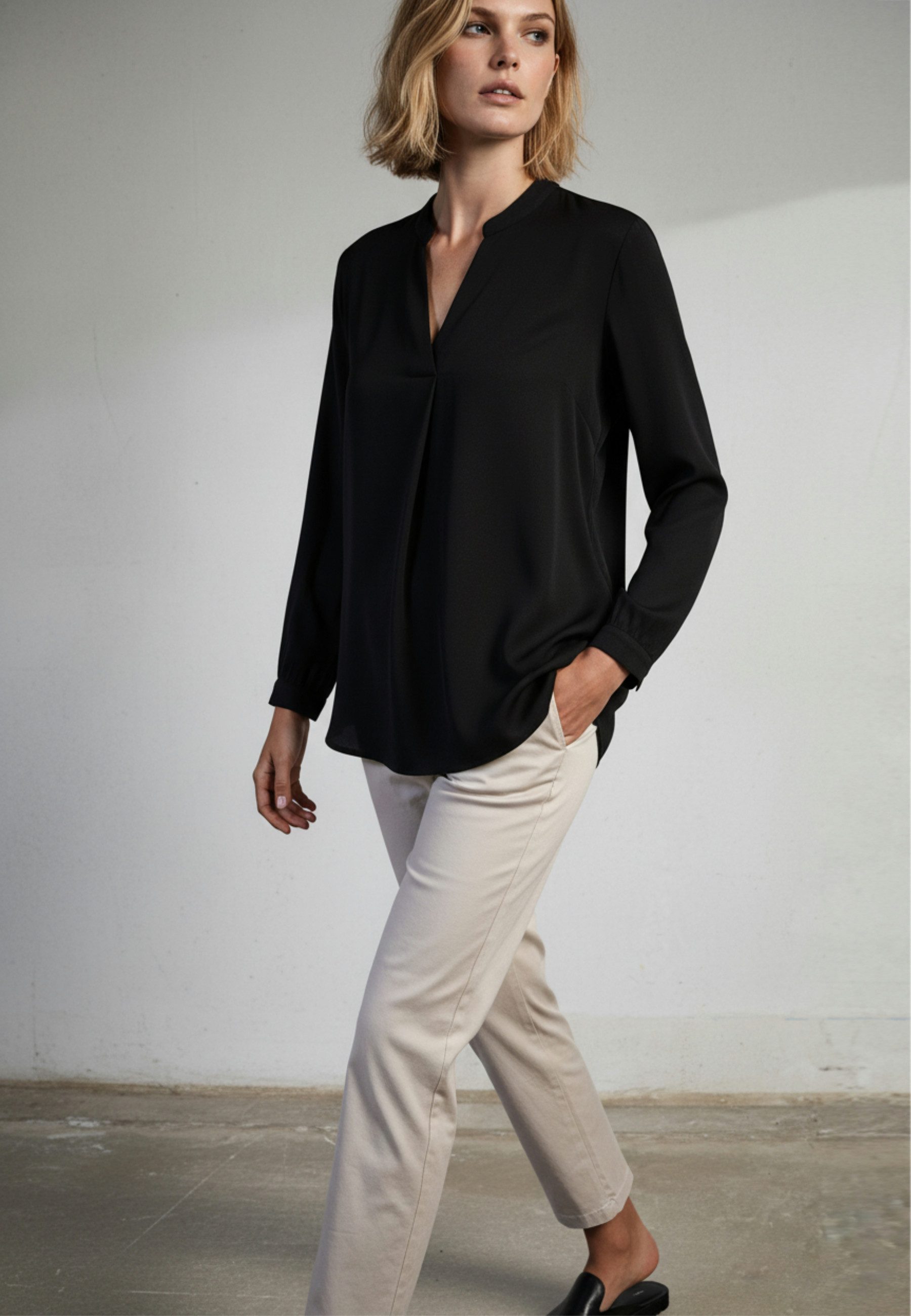 Andijamo-Fashion Schlupfbluse SILENT GLOW Zeitloses Design- matt glänzender günstig online kaufen