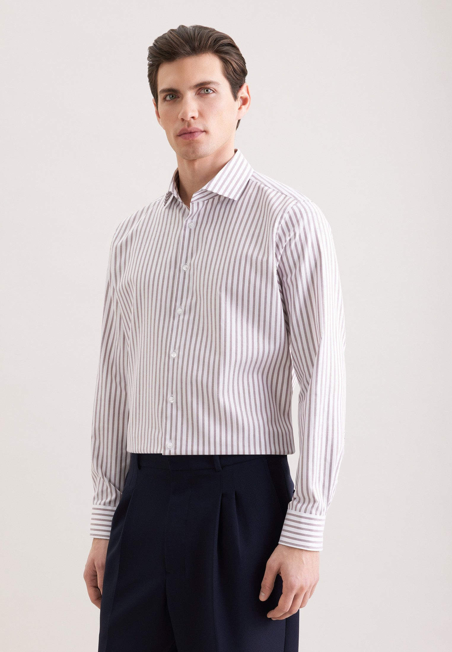 seidensticker Businesshemd Schwarze Rose Shaped 1/1 Kentkragen Gestreift