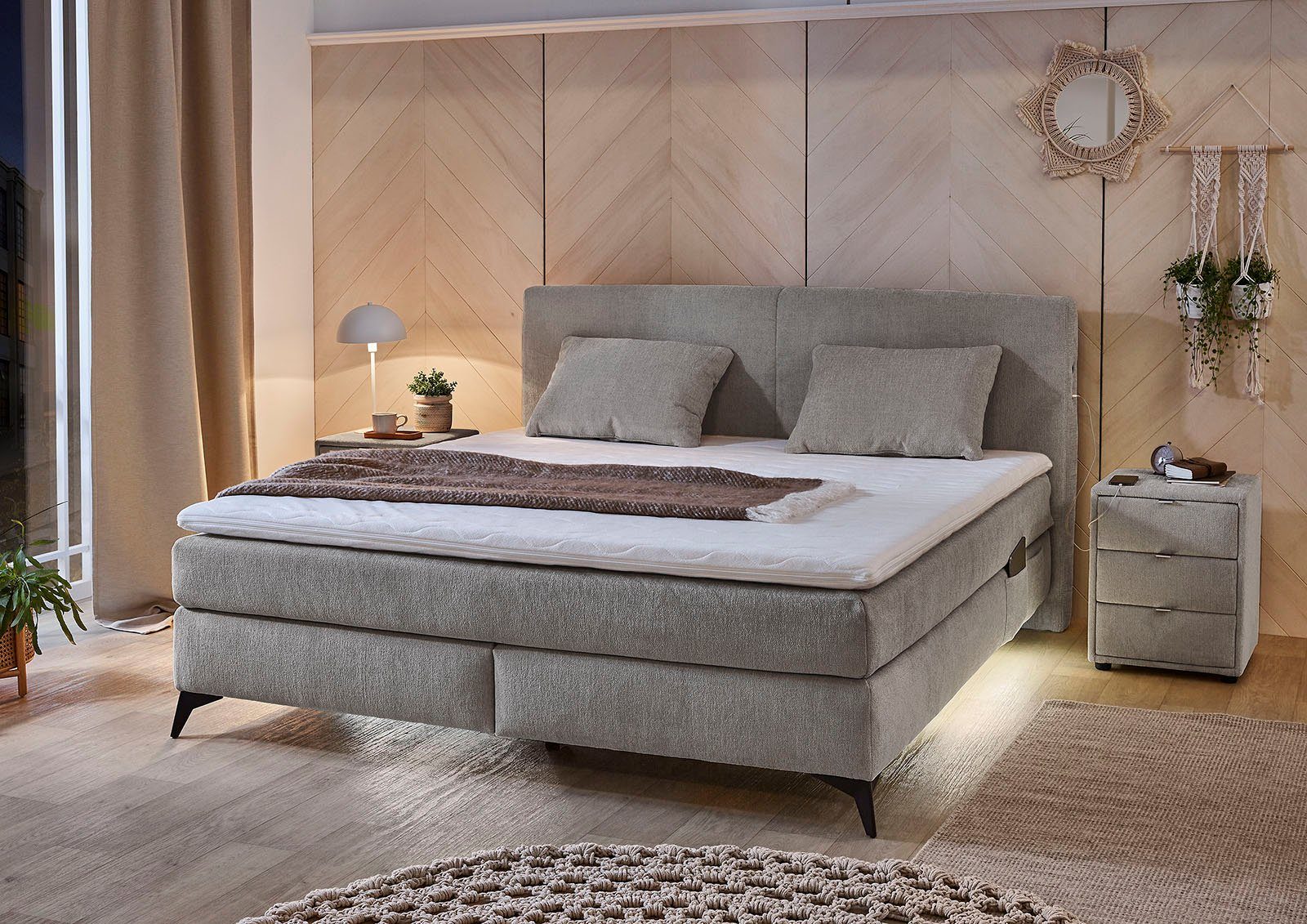 Jockenhöfer Gruppe Boxspringbett Kira in den Breiten 160x200 & 180x200cm, inkl. LED-Bel., USB-Ladeports, 7-Zonen-Matr., Topper, div. Härtegrade