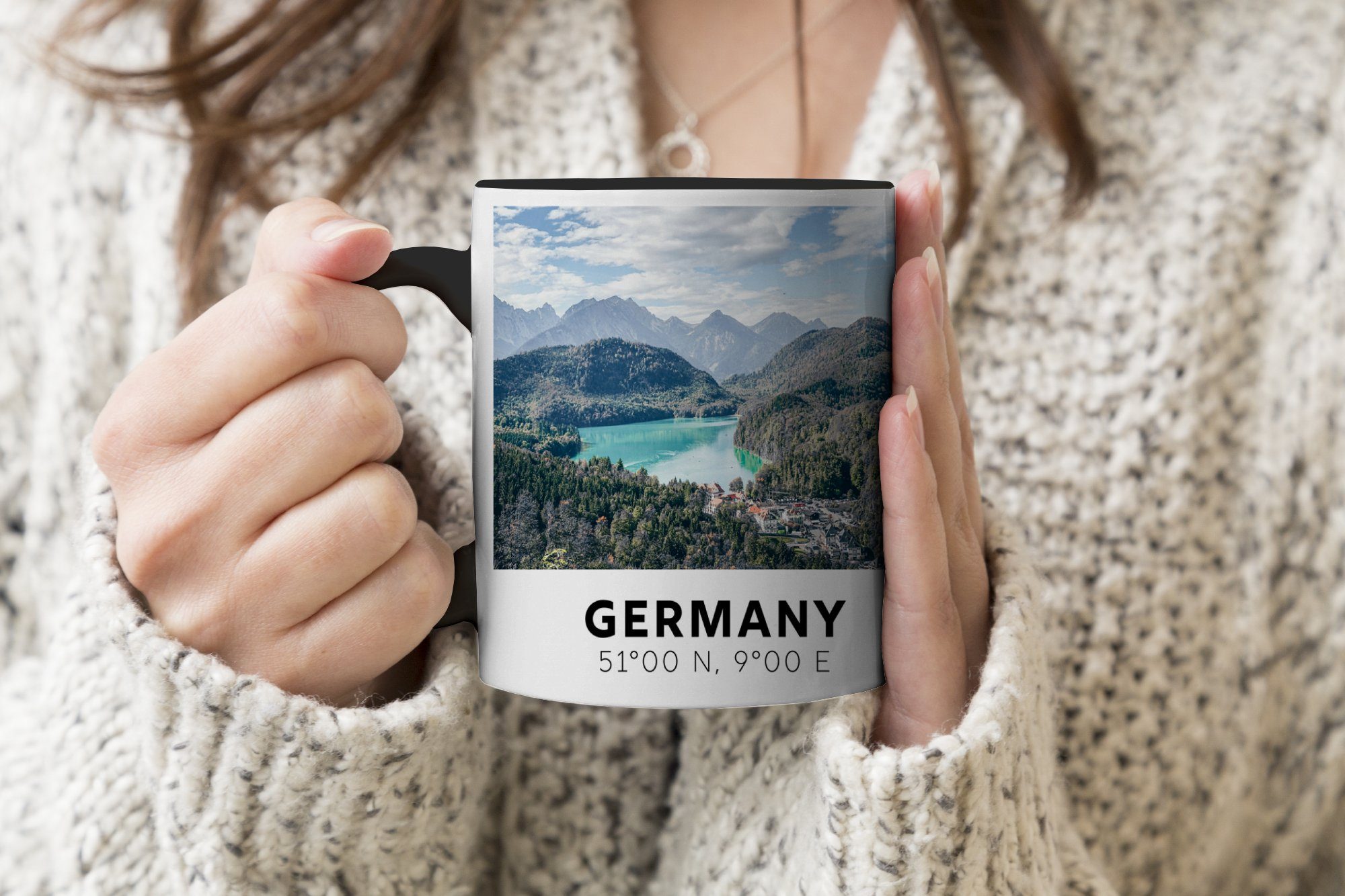 - Deutschland Zaubertasse, Keramik, Berge Tasse Farbwechsel, MuchoWow Kaffeetassen, - Geschenk Wasser Teetasse, Wald, -