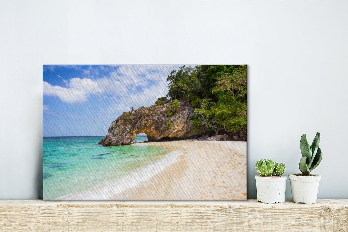 cm Leinwandbild (1 Wanddeko, 30x20 Thailand, Wandbild OneMillionCanvasses® St), in im Leinwandbilder, Ein Tarutao-Nationalpark natürlicher Steinbogen Aufhängefertig,