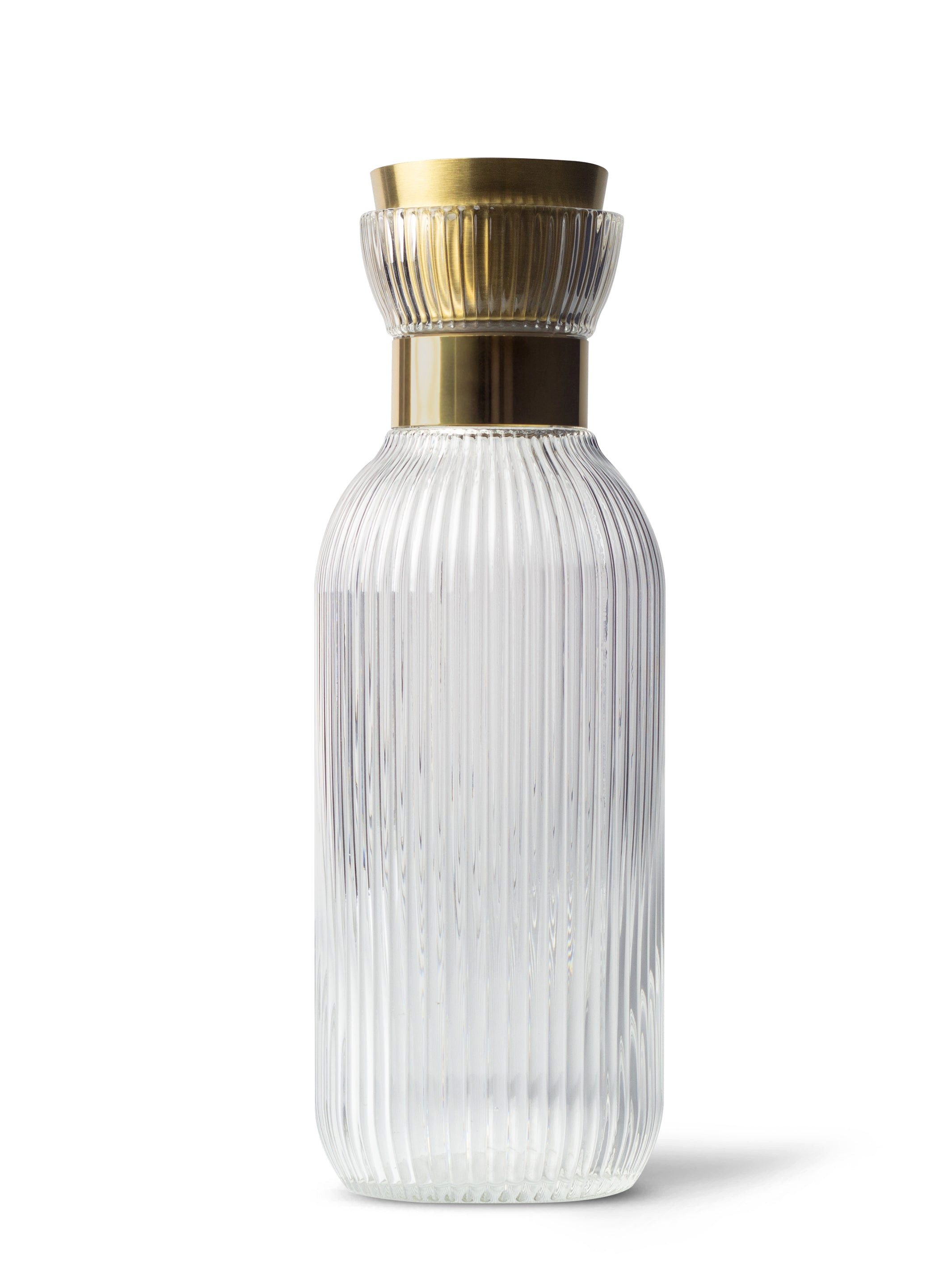 MAMEIDO Wasserkaraffe, aus mundgeblasenem Kristallglas mit edlem Ausgießer in 1 l und 1,5 l