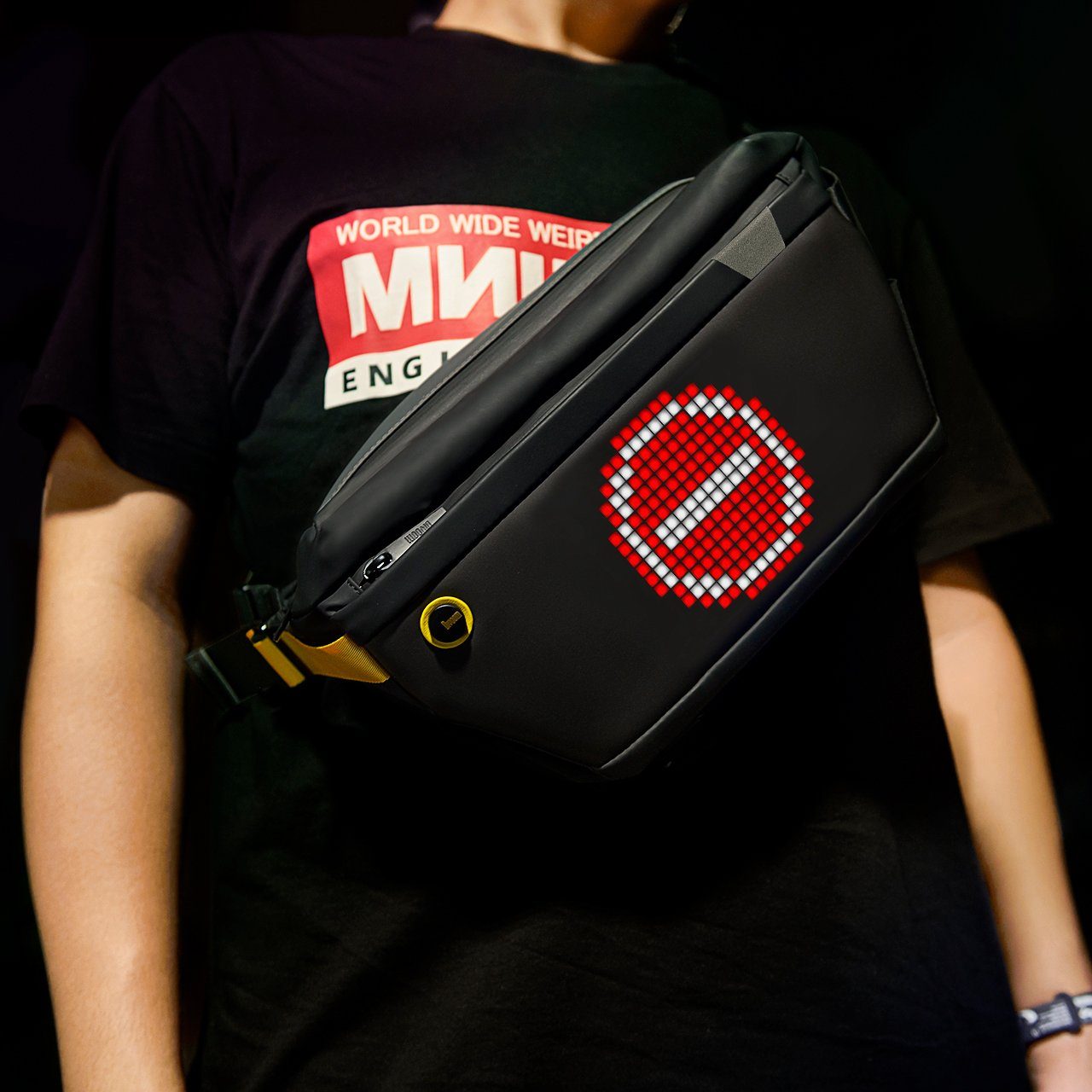 DIVOOM Umhängetasche Divoom Pixoo Sling Bag - Umhängetasche mit Pixeldisplay - schwarz