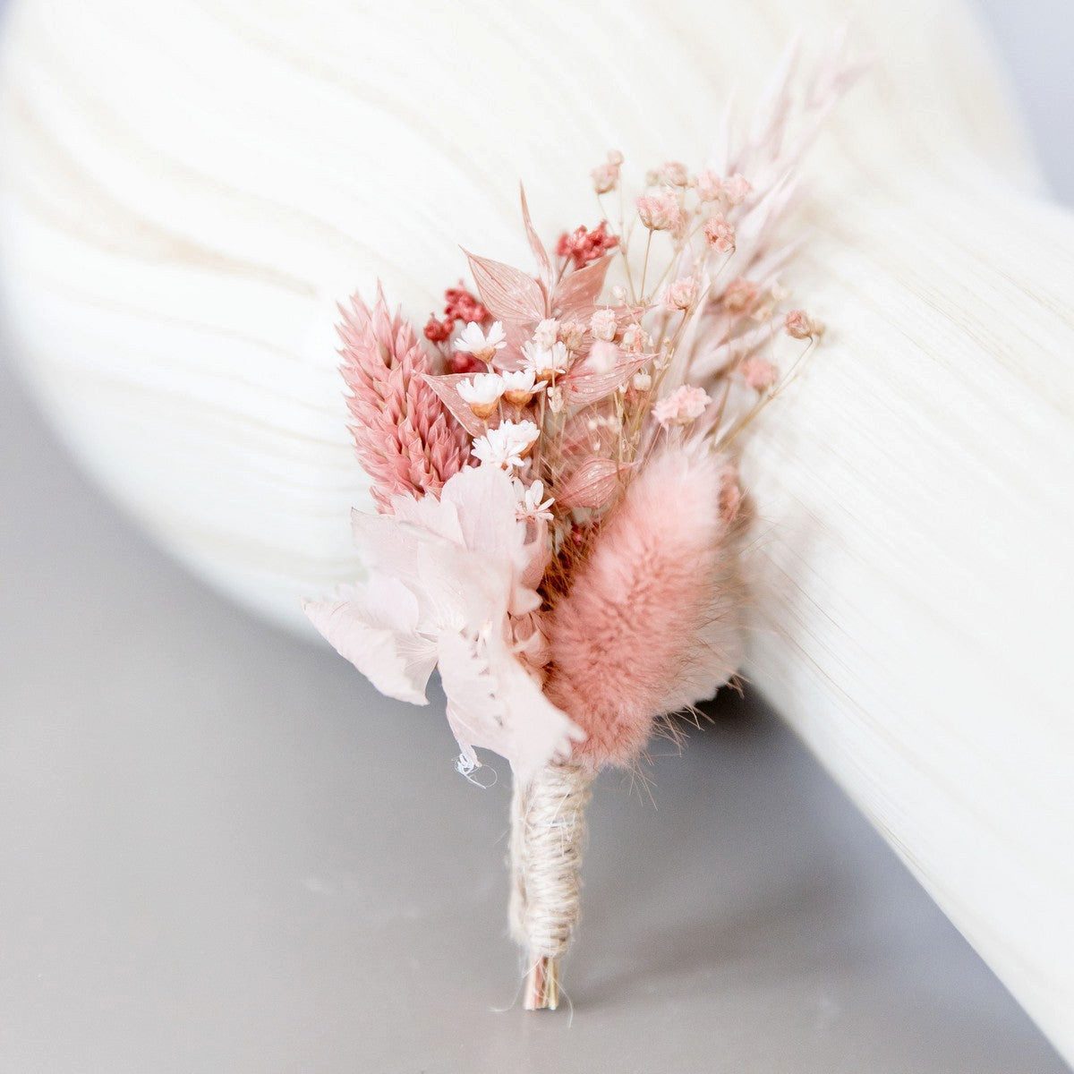 Trockenblume Anstecker Trockenblumen Rosa Monochrome Avena/Hafer, Hortensie, Broom Bloom, Lagurus, Phalaris, Schleierkraut, Glixia, LYKKE & You