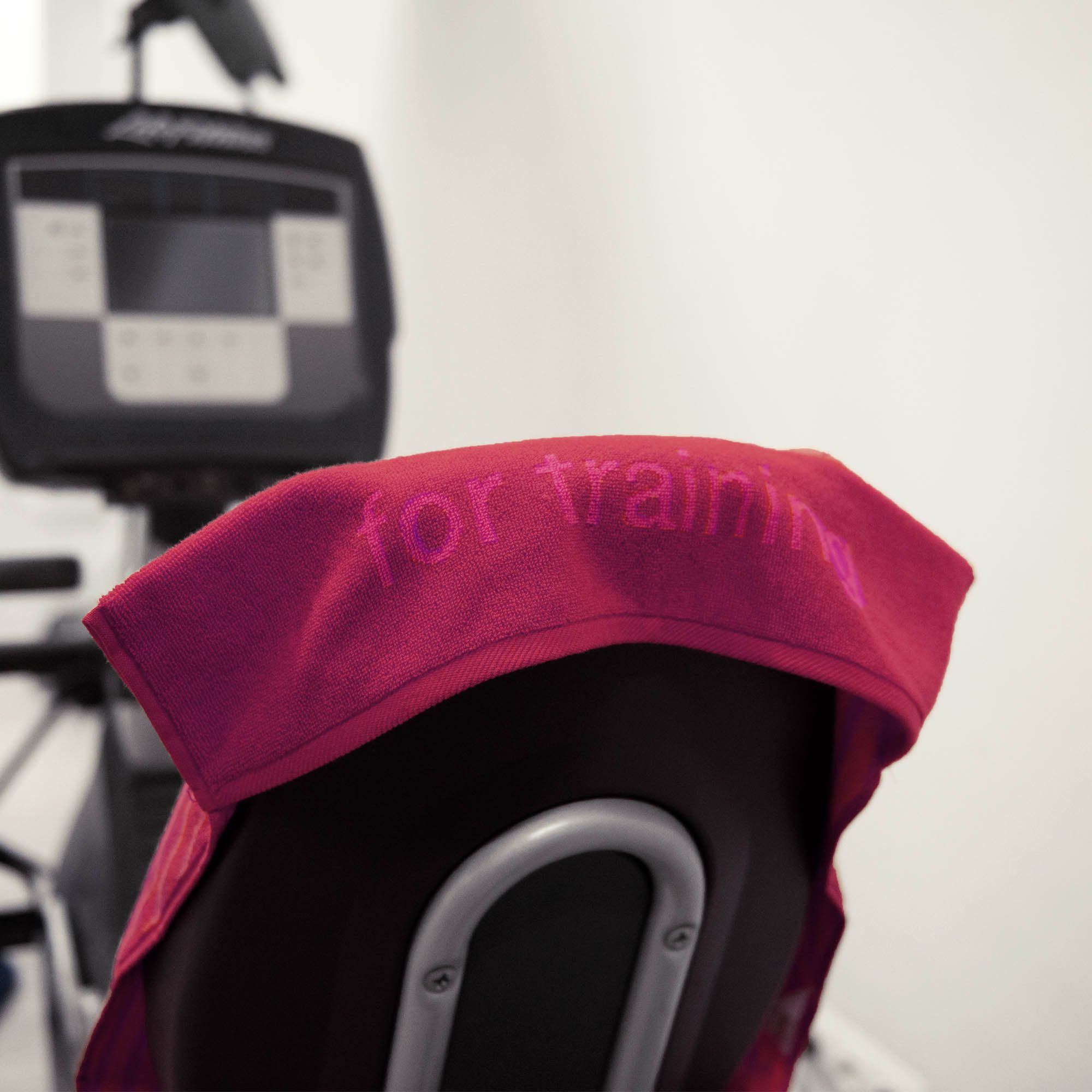 Zwoltex Sporthandtuch Energy Gerätehandtuch Set 2tlg mit Tasche antibakteriell Baumwolle, (Geräte Handtuch Set 2tlg fürs Gym weich saugstark Baumwolle pur), Ägyptische Baumwolle, 2tlg Set, Tasche, antibakteriell, Training