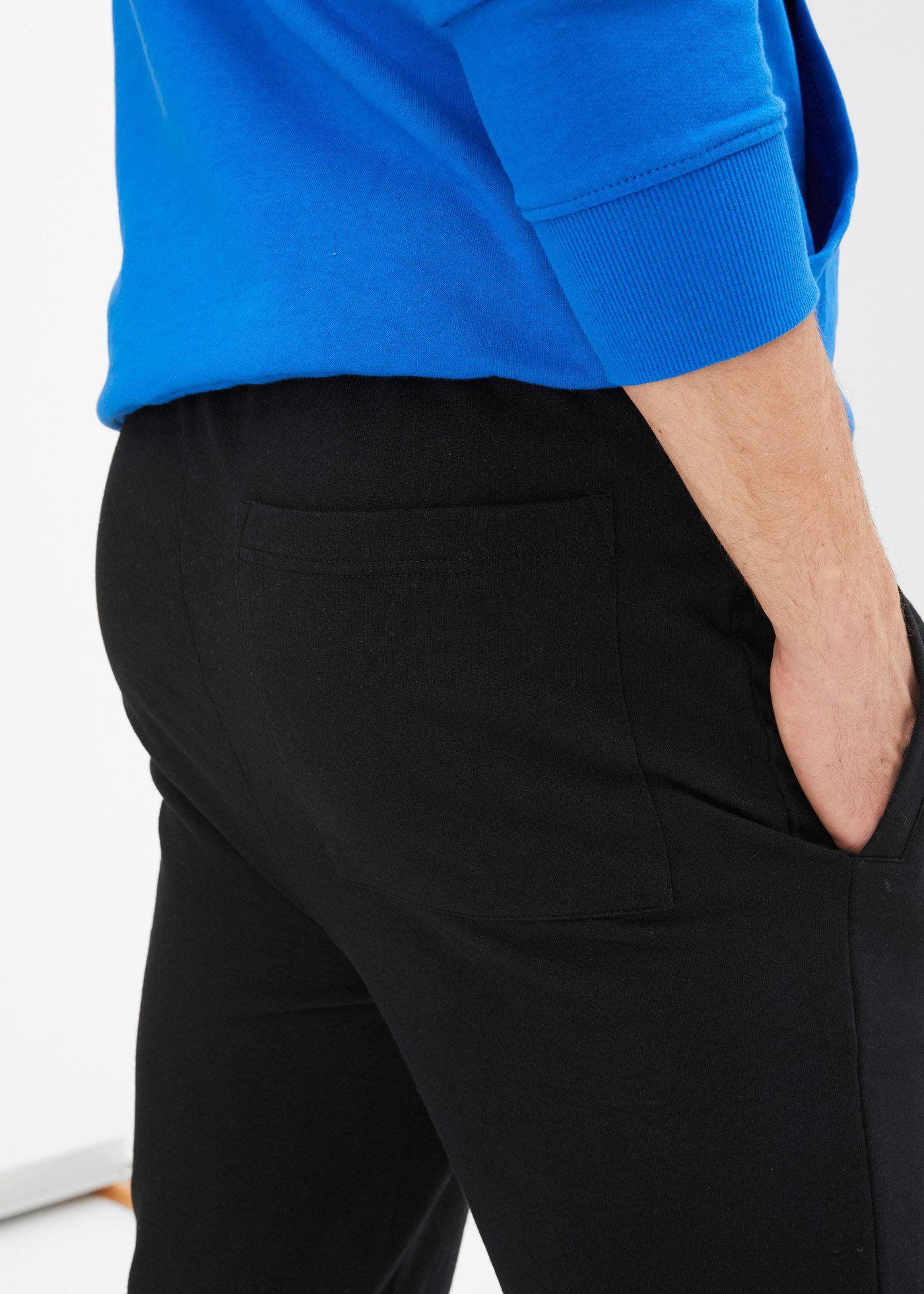 bonprix Jogginghose aus Baumwolle und Polyester, mit seitlichen Eingrifftaschen