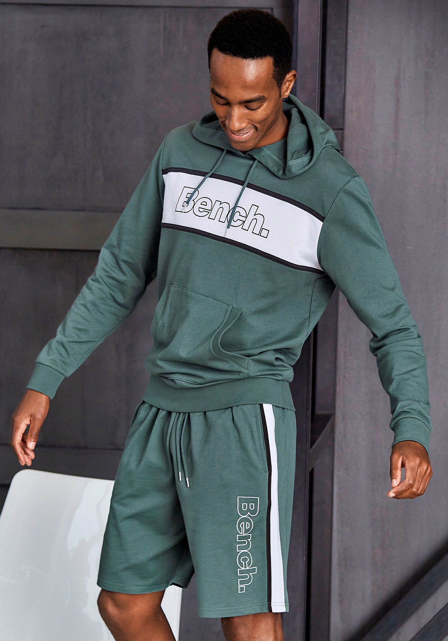 Bench. Loungewear Sweatshorts mit seitlichen Taschen – Bild 5 von 5