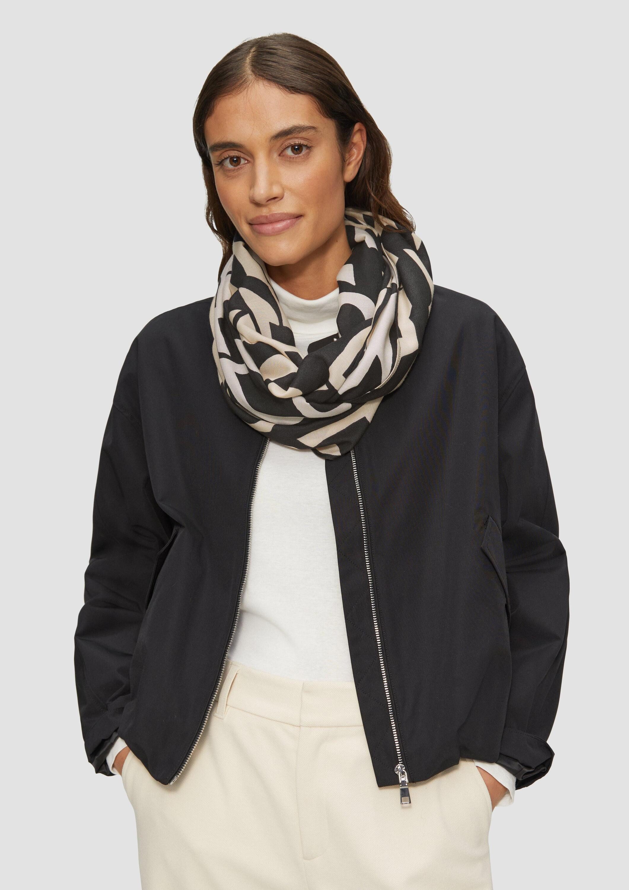 s.Oliver Loop Snood, Lässiger Loop Schal aus Viskose mit All-over-Print günstig online kaufen