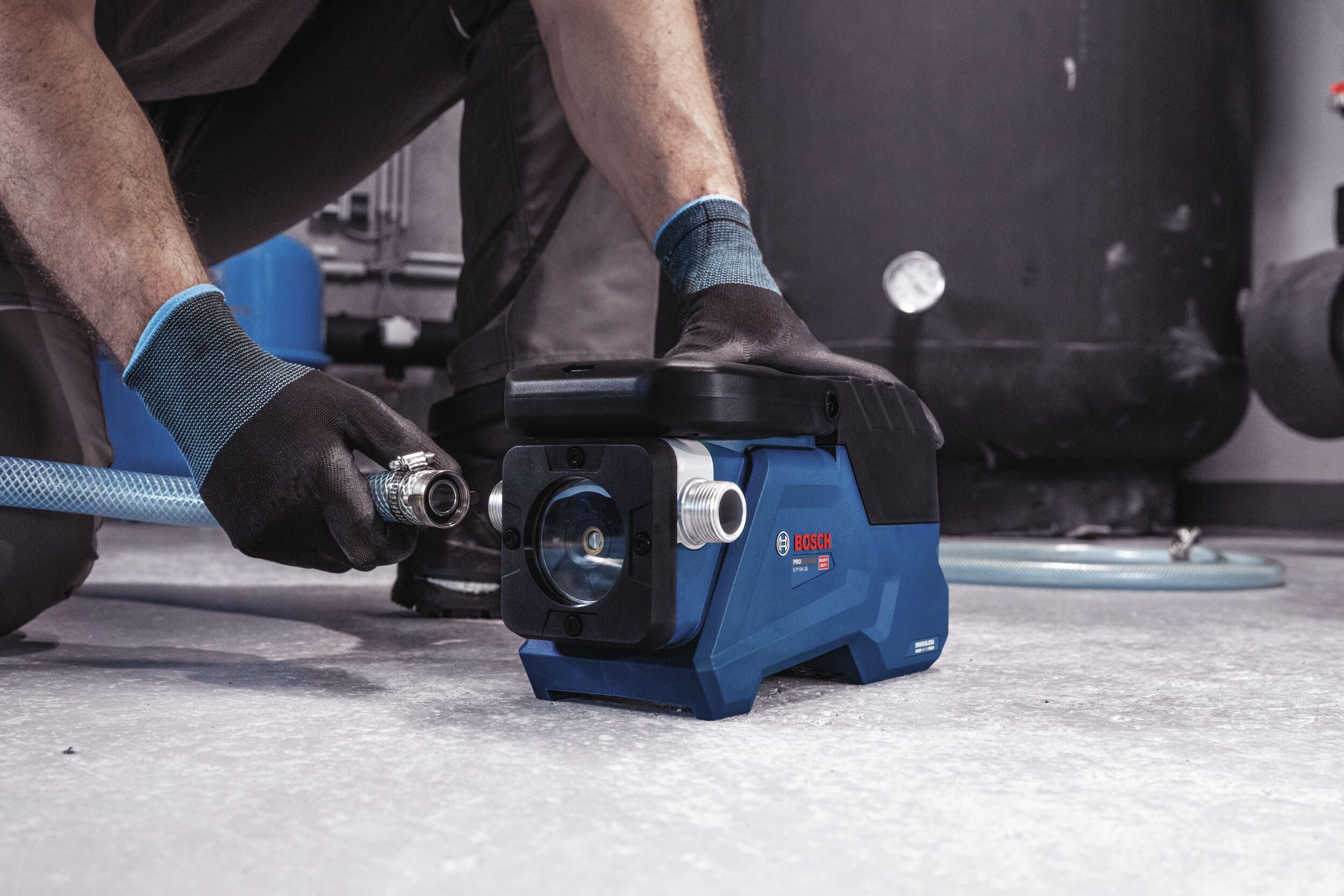BOSCH Klarwasserpumpe GTP 18V-28, Akku-Förderpumpe Ohne Akku - im Karton