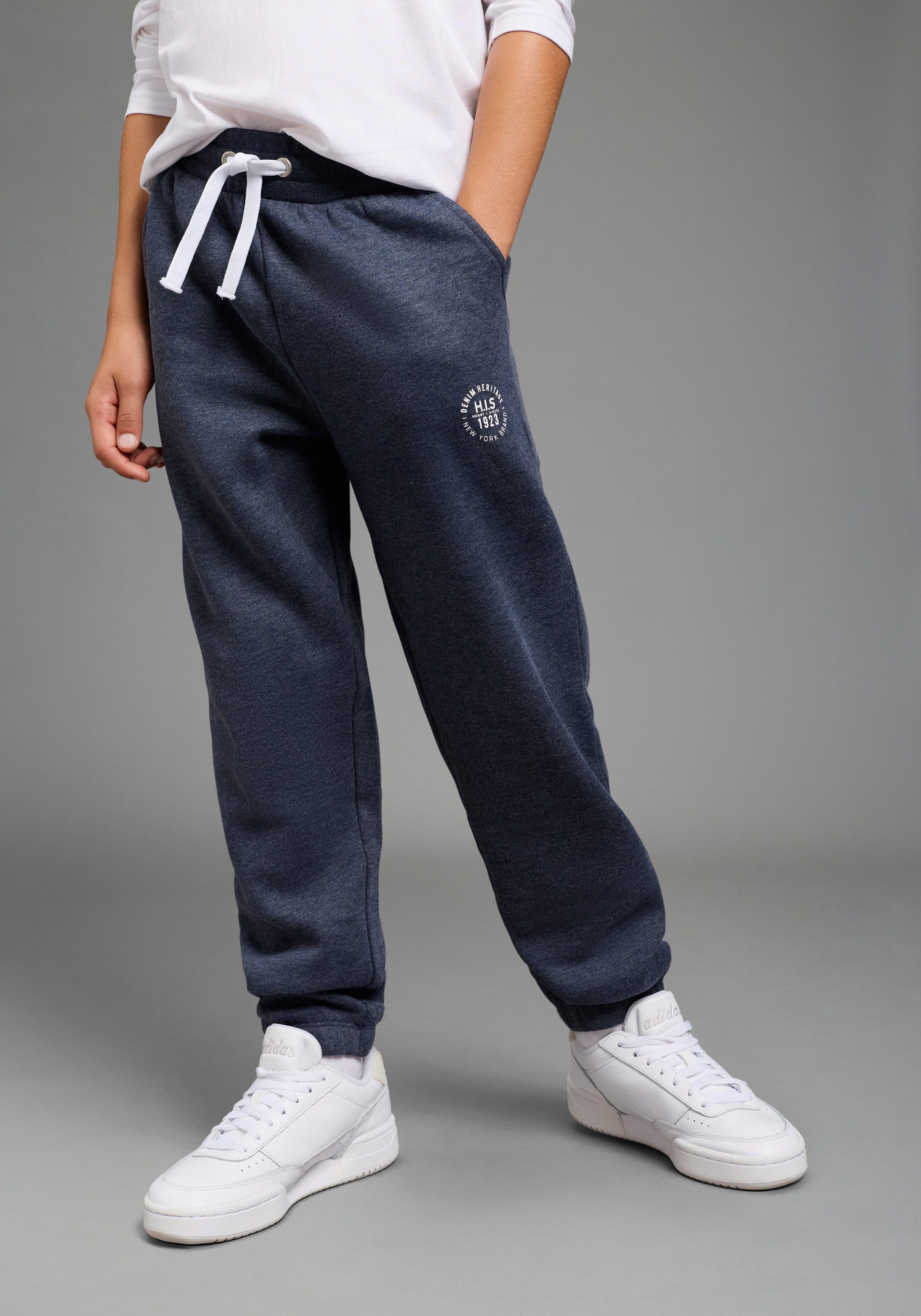 H.I.S Sweathose Basic Sweatshose, Jogginghose für Jungen Für TEENS. Sweathose mit kleinem Badge