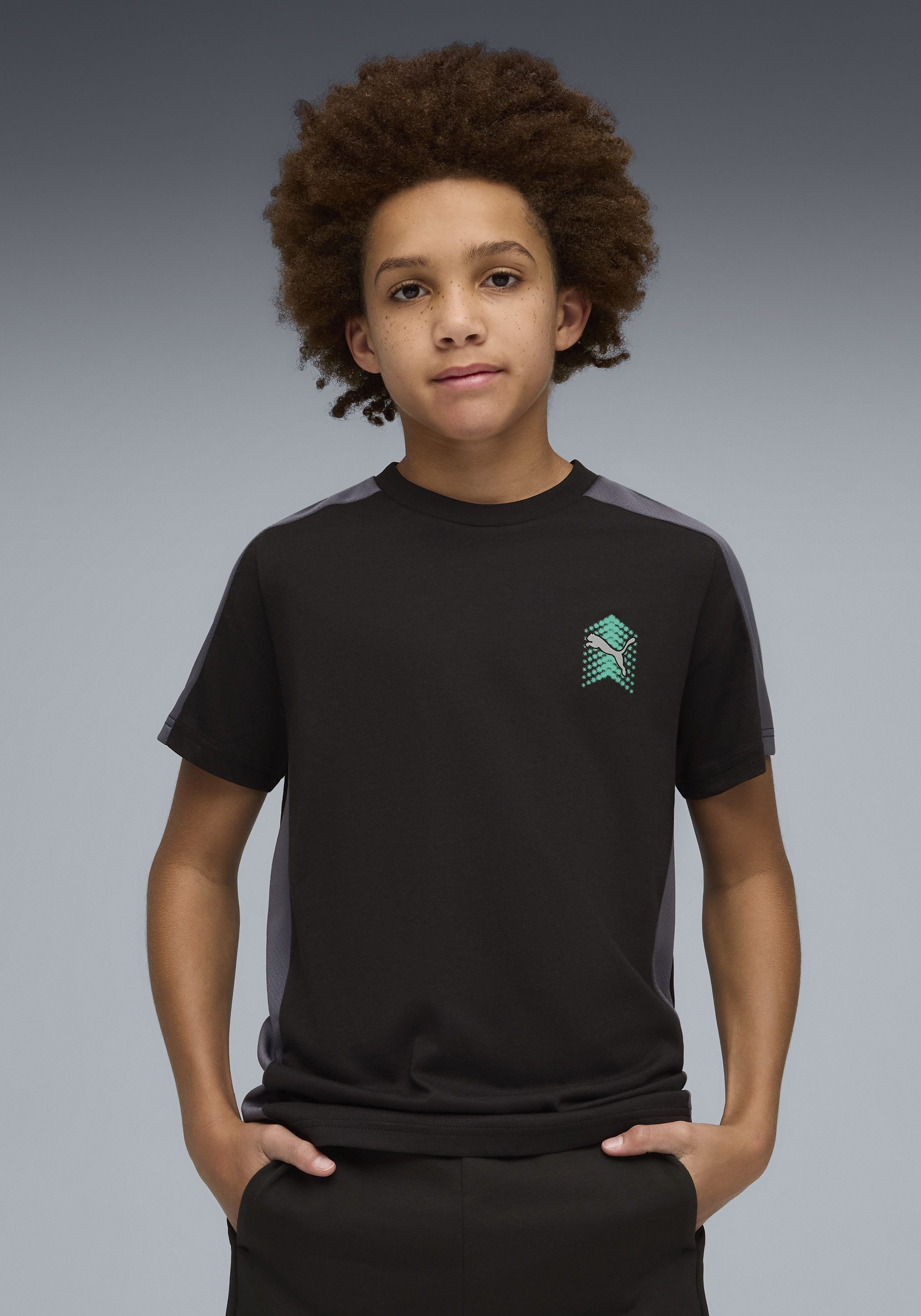 PUMA T-Shirt ACTIVE SPORTS SMALL GRAPHIC TEE B Regular Fit, Kurzarm, für Jugendliche, mit Print-Applikation