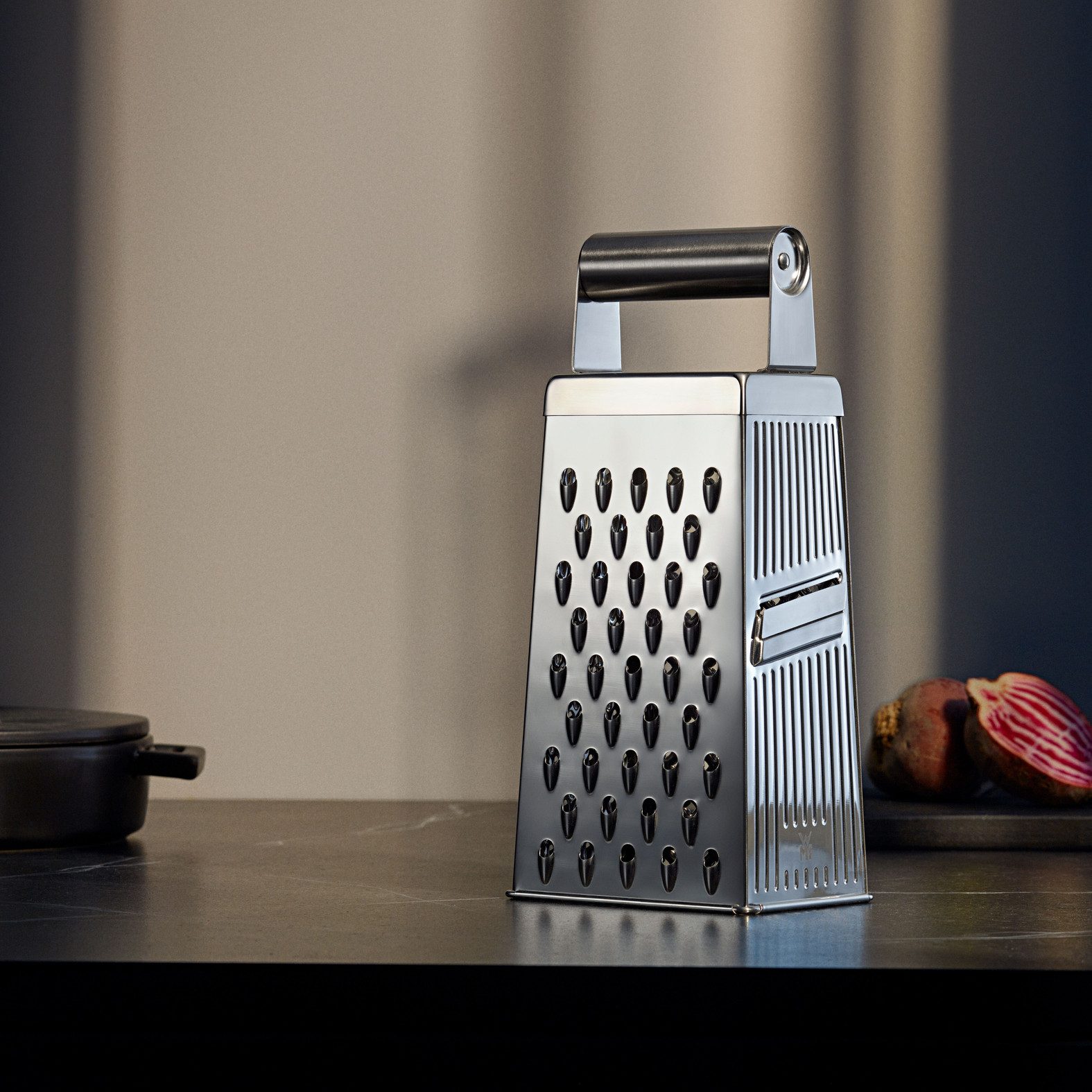 WMF Vierkantreibe mit 4 -in-1-System, Cromargan® Edelstahl Rostfrei 18/10, (1-St., zum Reiben, Schneiden, Raspeln und feinen Zerkleinern), Ergonomisch, stabiler Griff, multifunktional. spülmaschinengeeignet